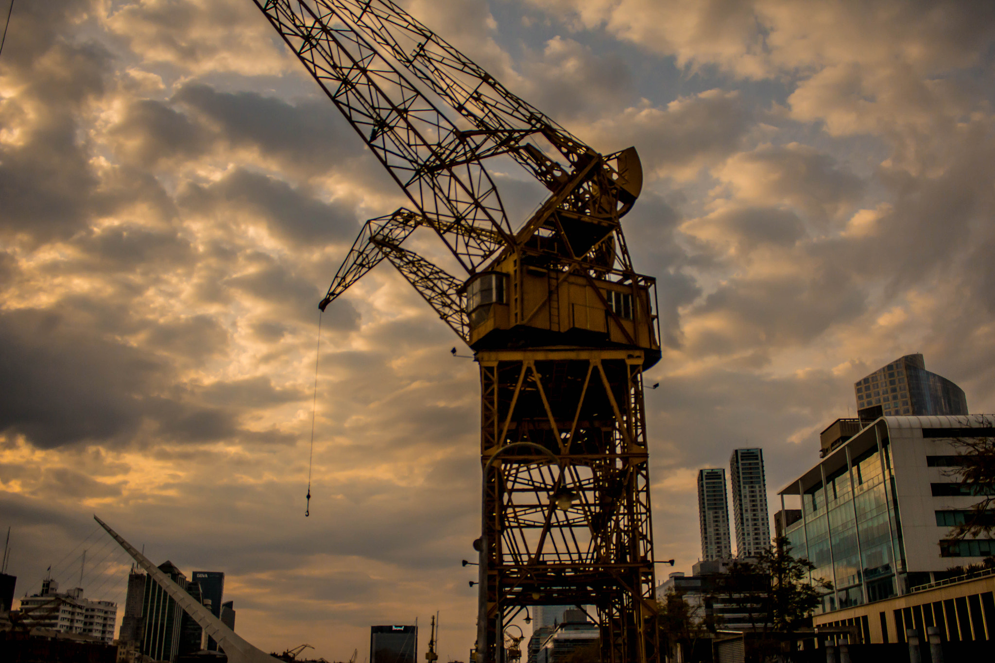Canon EF-S 18-55mm F3.5-5.6 IS sample photo. Puerto madero photography