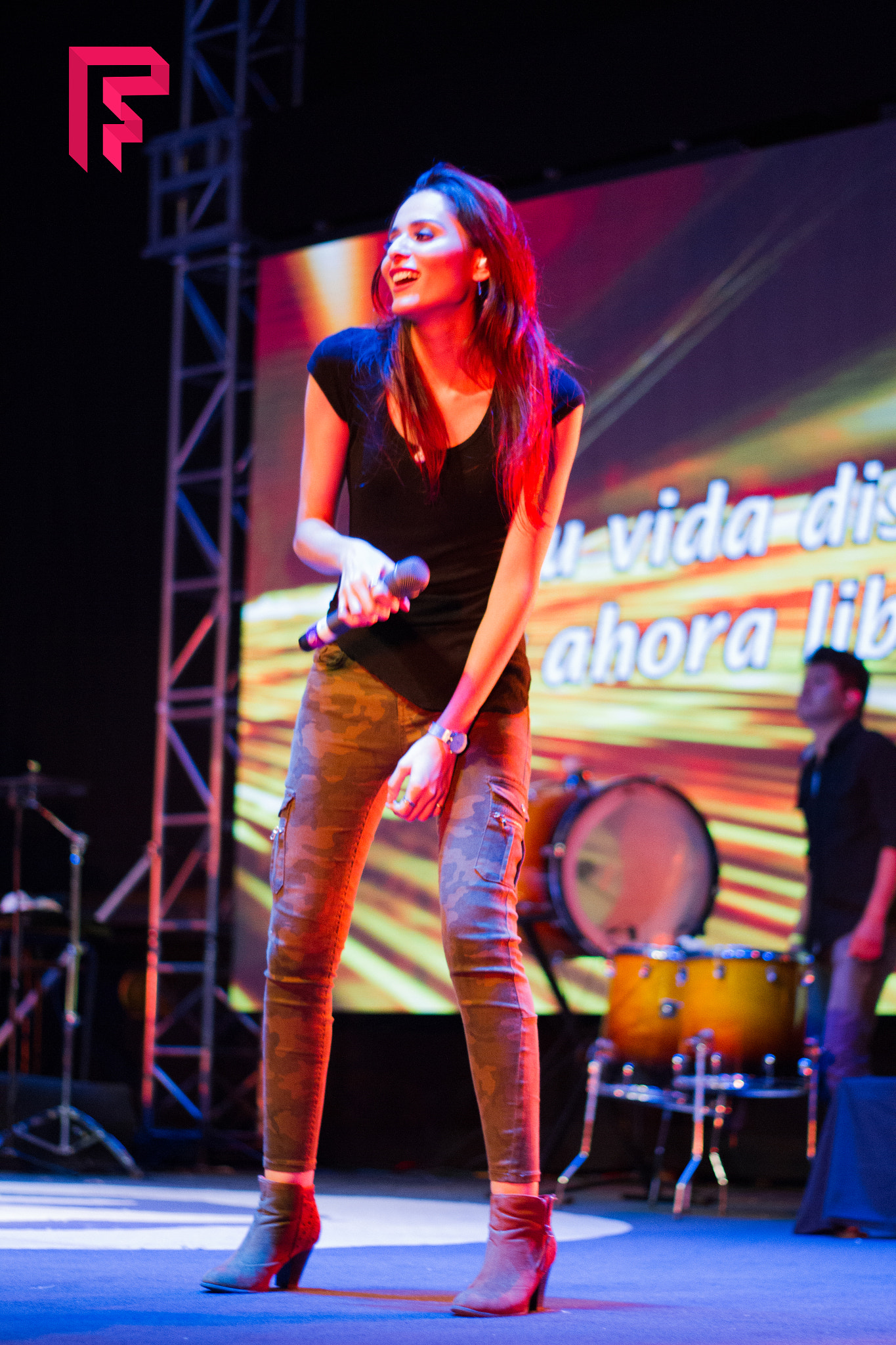 Canon EOS 7D + Canon EF 50mm f/1.8 sample photo. Congreso viral photography