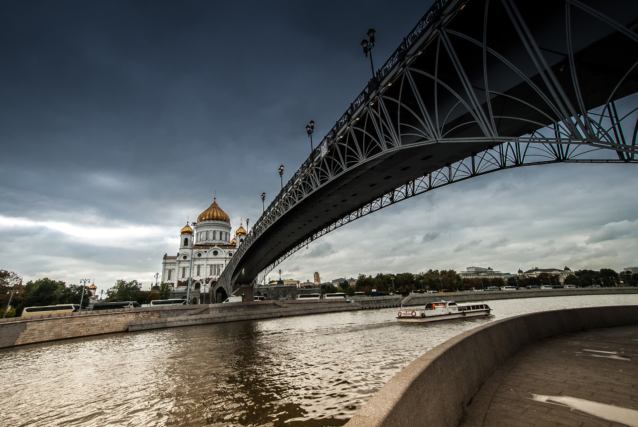 Samyang 14mm F2.8 ED AS IF UMC sample photo. Patriarchal bridge in moscow photography