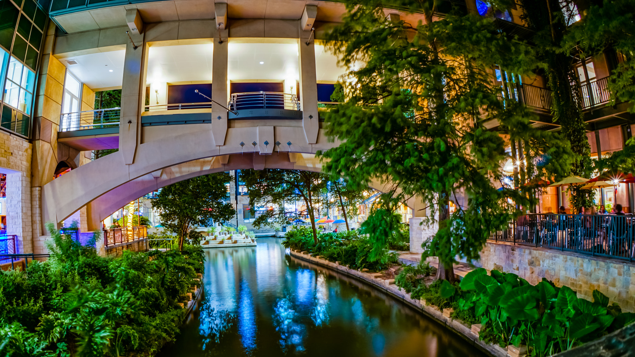 Sony a6300 sample photo. San antonio riverwalk photography