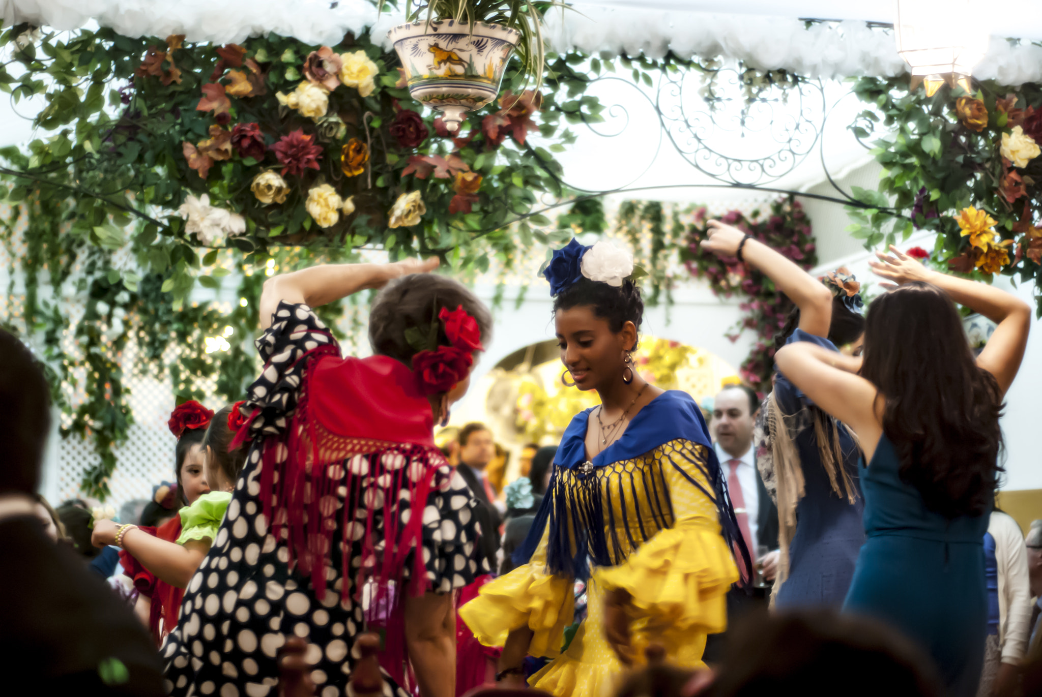 Nikon D80 + AF Nikkor 50mm f/1.8 N sample photo. Dancing in sevilla photography