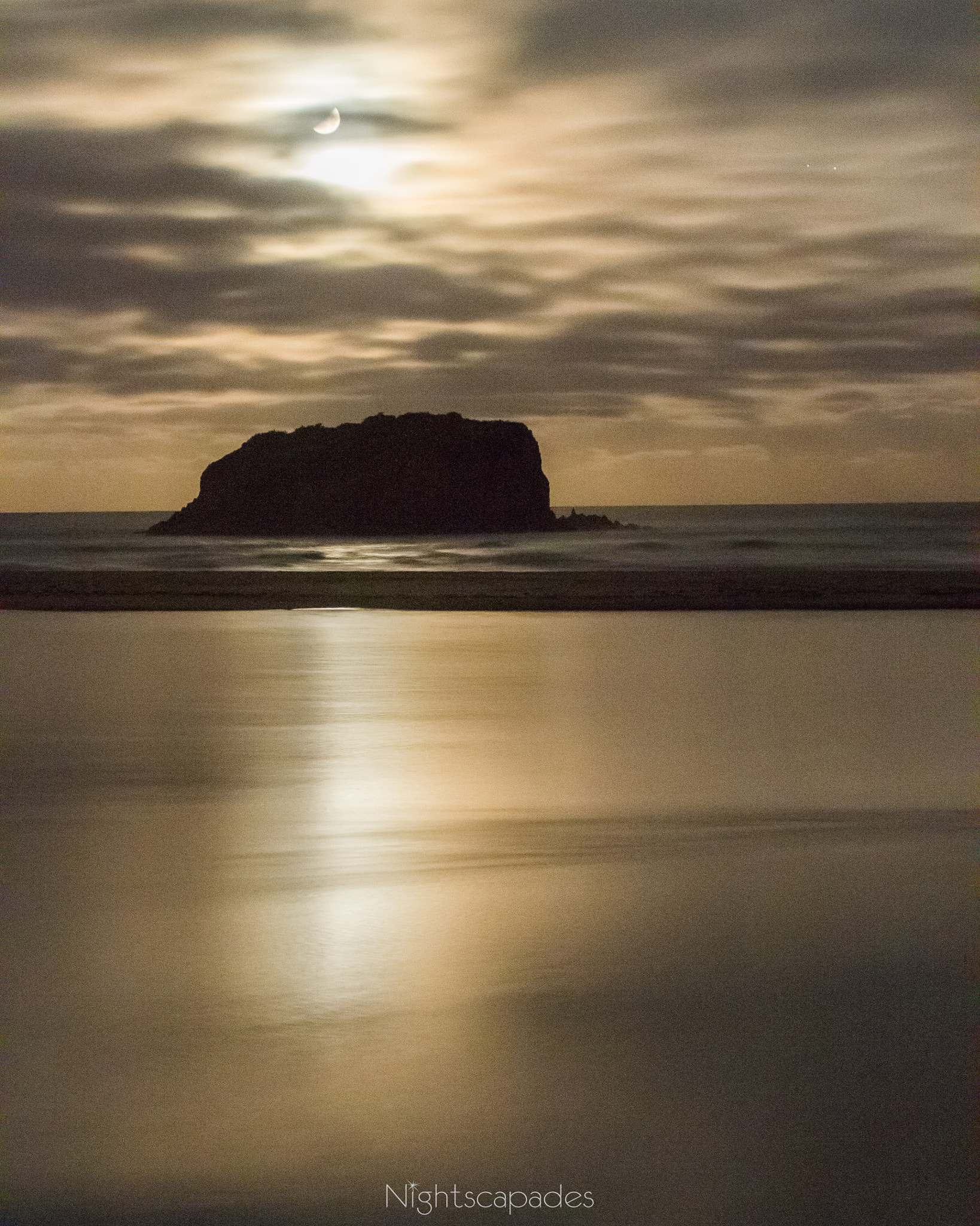 Sigma 50-500mm f/4-6.3 APO HSM EX sample photo. Lunar shimmer photography