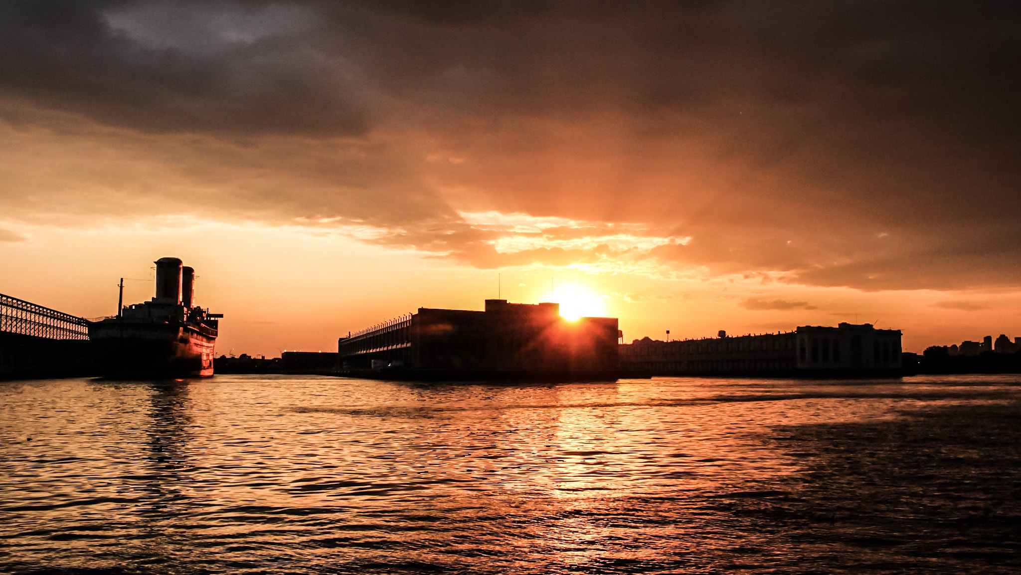 Canon EF-S 24mm F2.8 STM sample photo. Interferencia photography