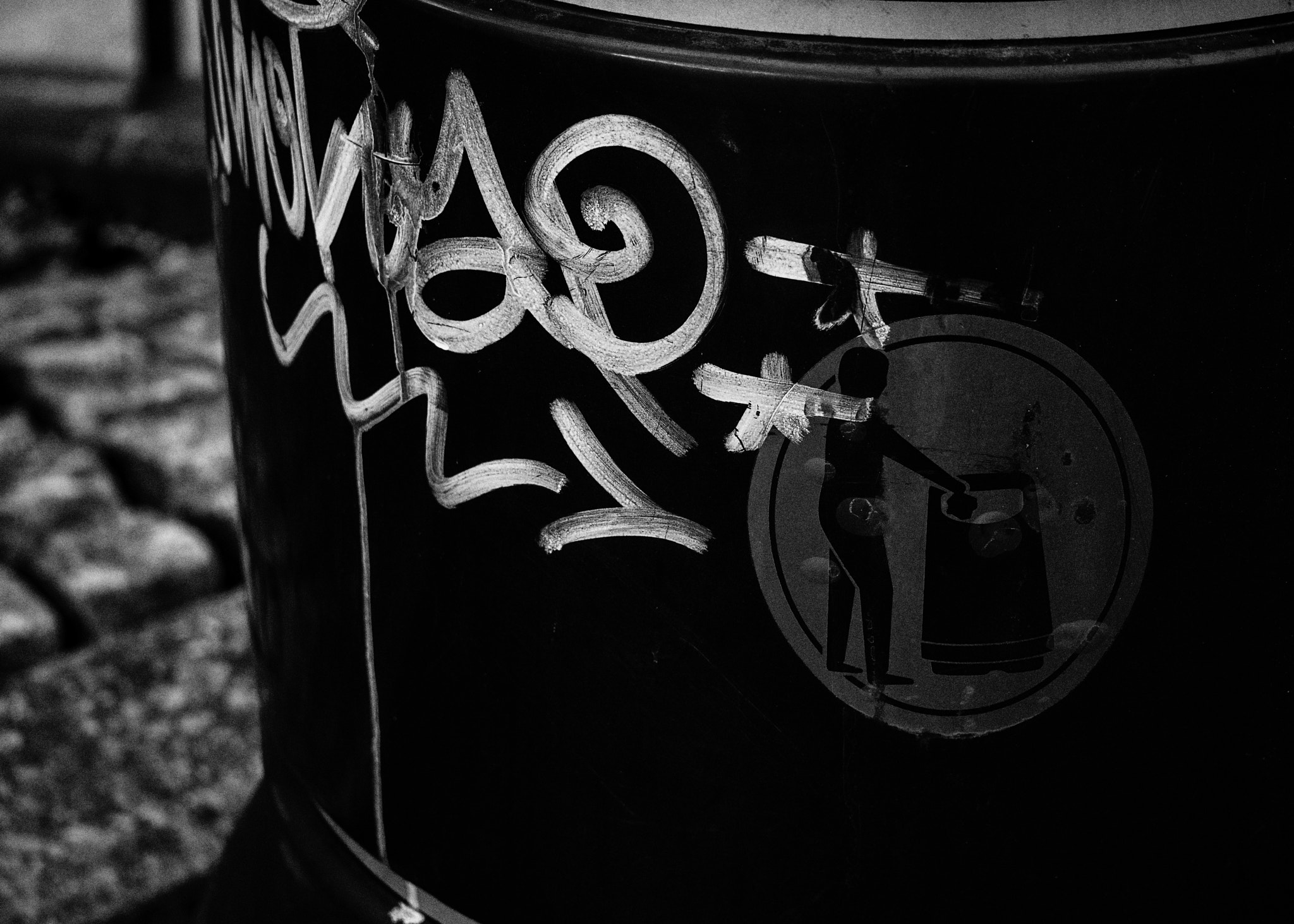 Panasonic Leica DG Macro-Elmarit 45mm F2.8 ASPH OIS sample photo. Trashy graffiti photography