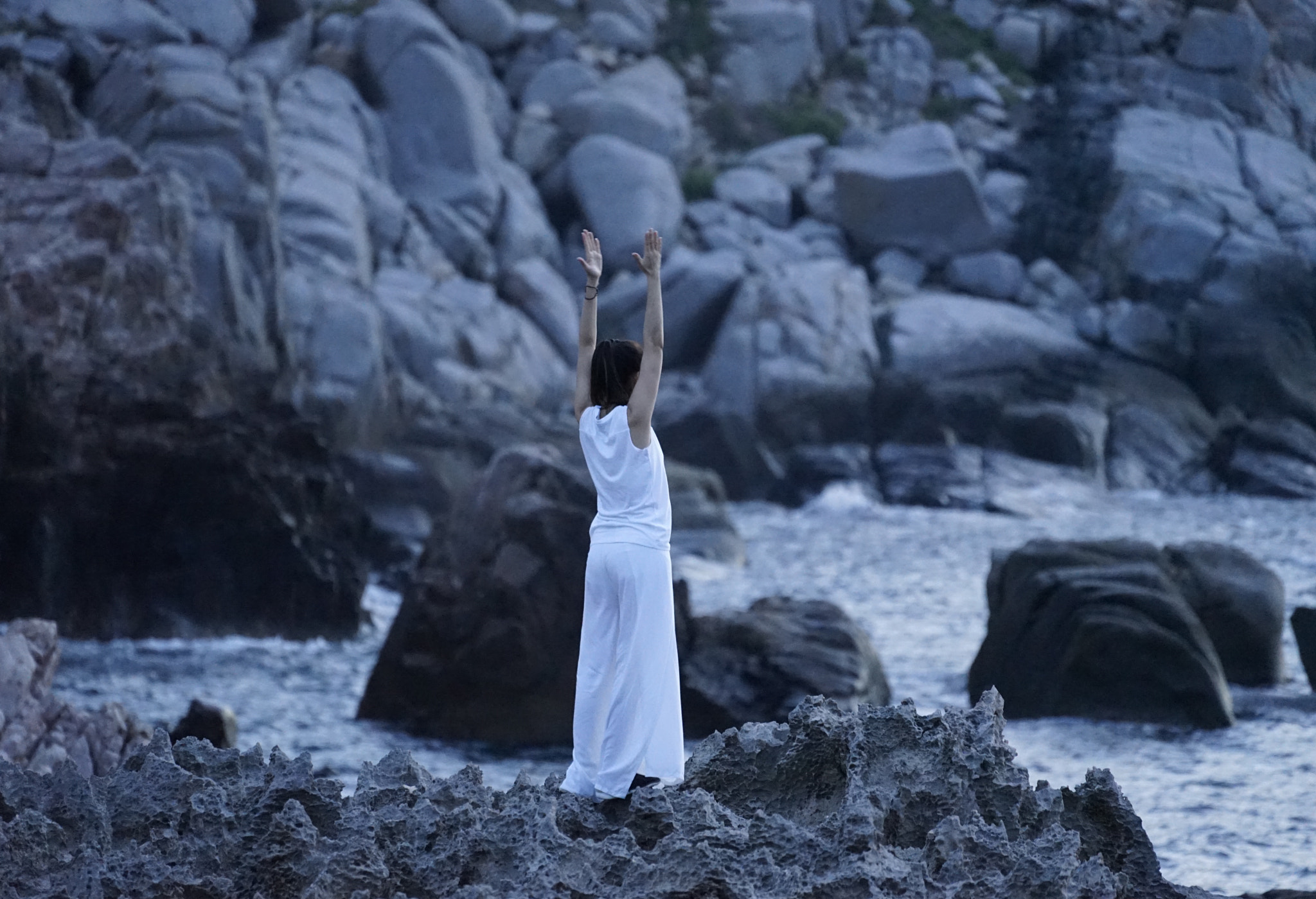Sony FE 70-300mm F4.5-5.6 G OSS sample photo. Yoga photography