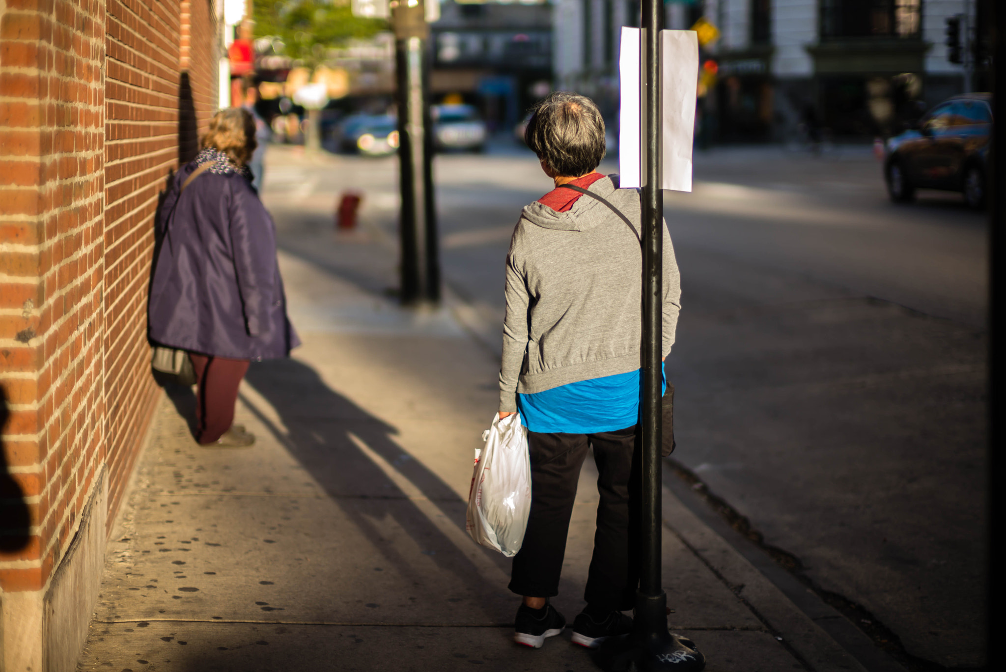 Leica Noctilux-M 50mm F0.95 ASPH sample photo. A long wait for the bus photography