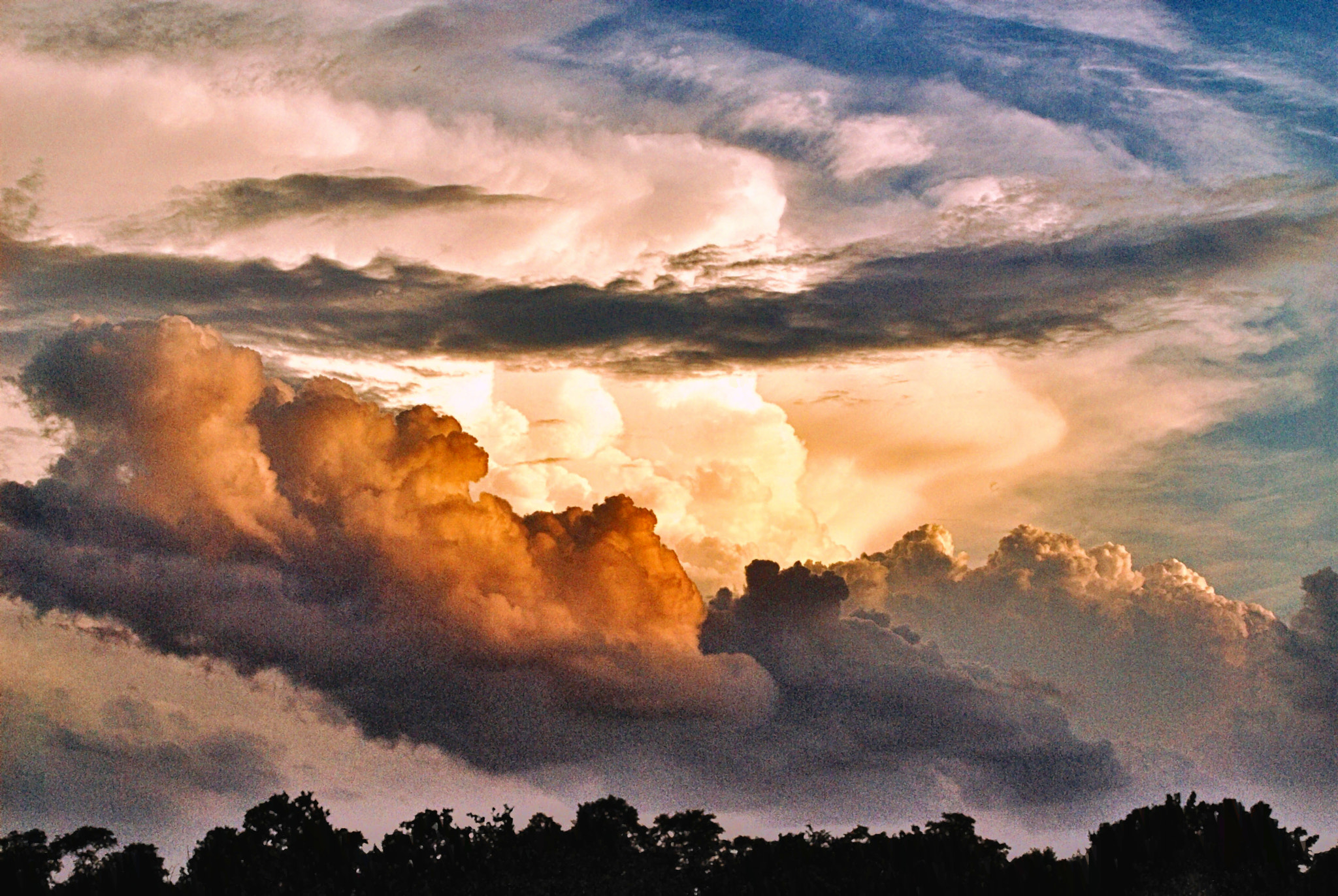 Nikon D200 sample photo. Dramatic cloudscape photography