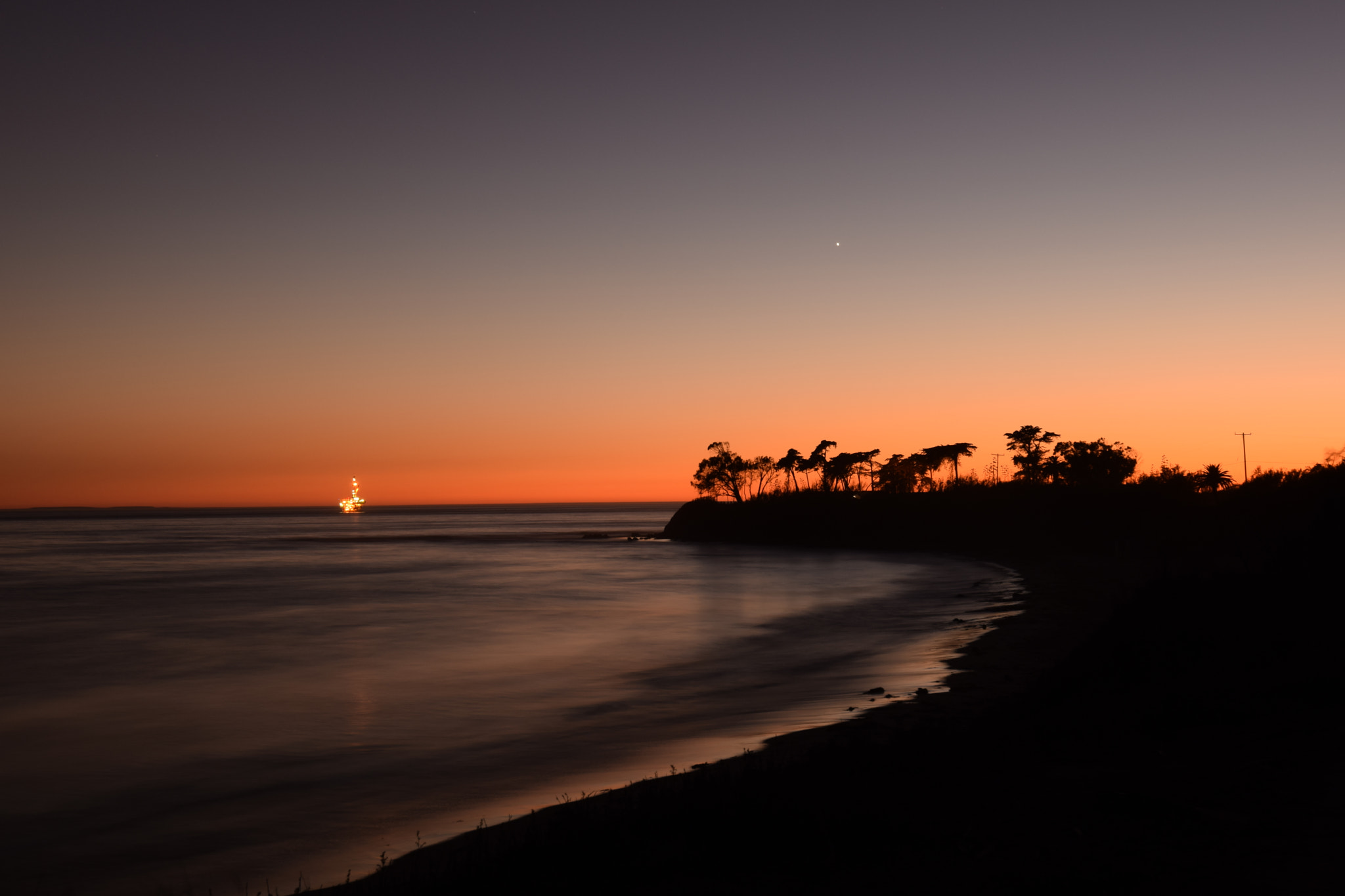 Nikon AF-S Nikkor 16-35mm F4G ED VR sample photo. The sun dropped below the horizon yet i love the warm tint left photography