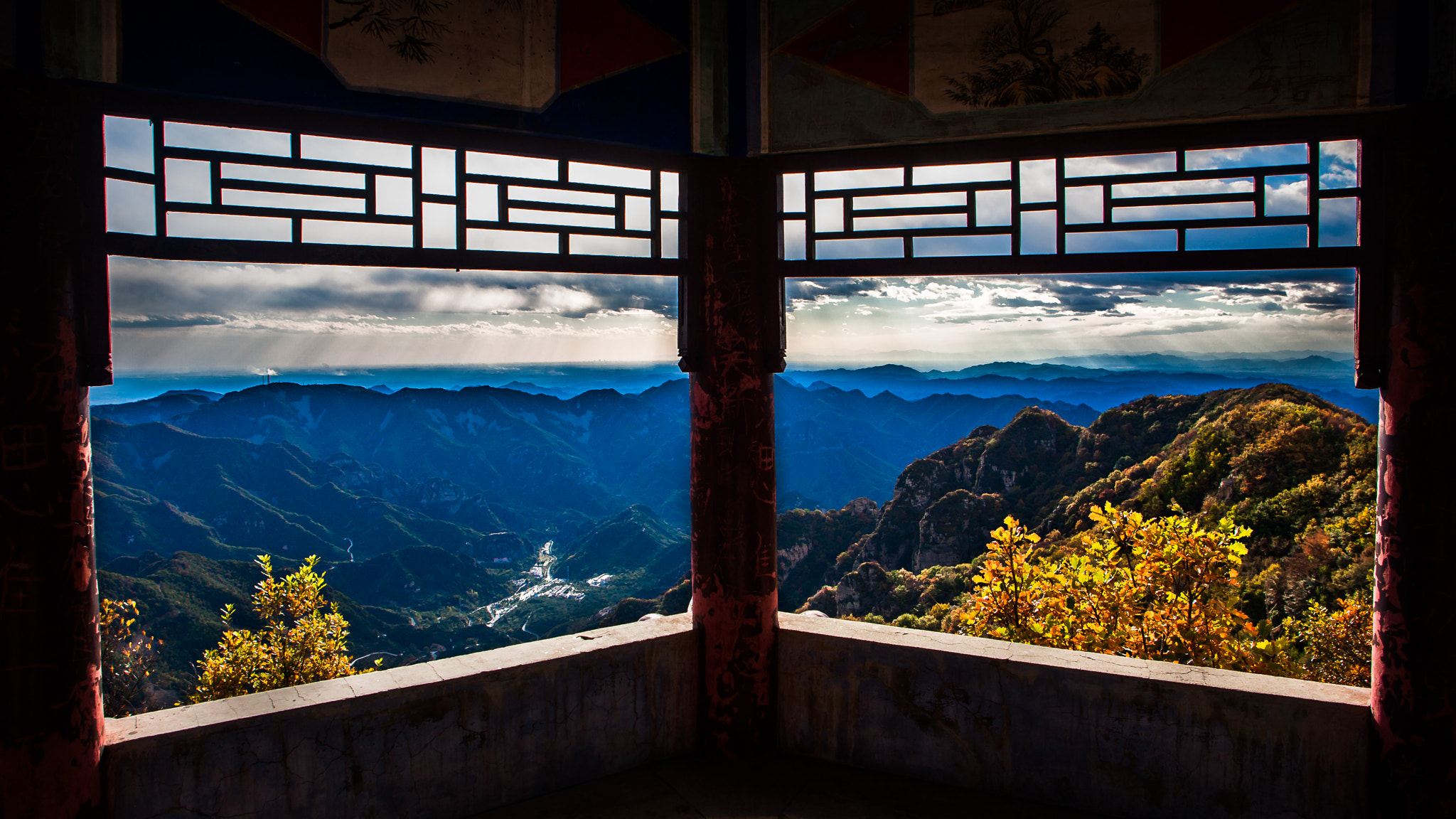 Canon EF 20-35mm F3.5-4.5 USM sample photo. 一览众山小 photography
