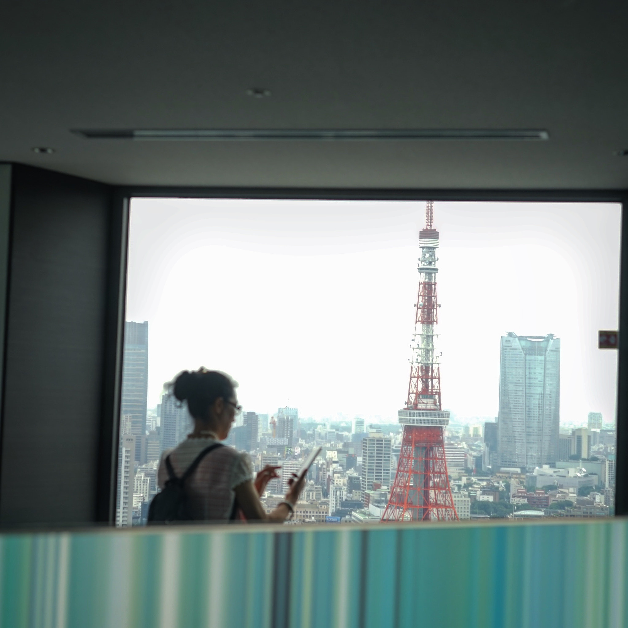 Sony a7 sample photo. Everybody's looking at the tokyo tower through the ... photography