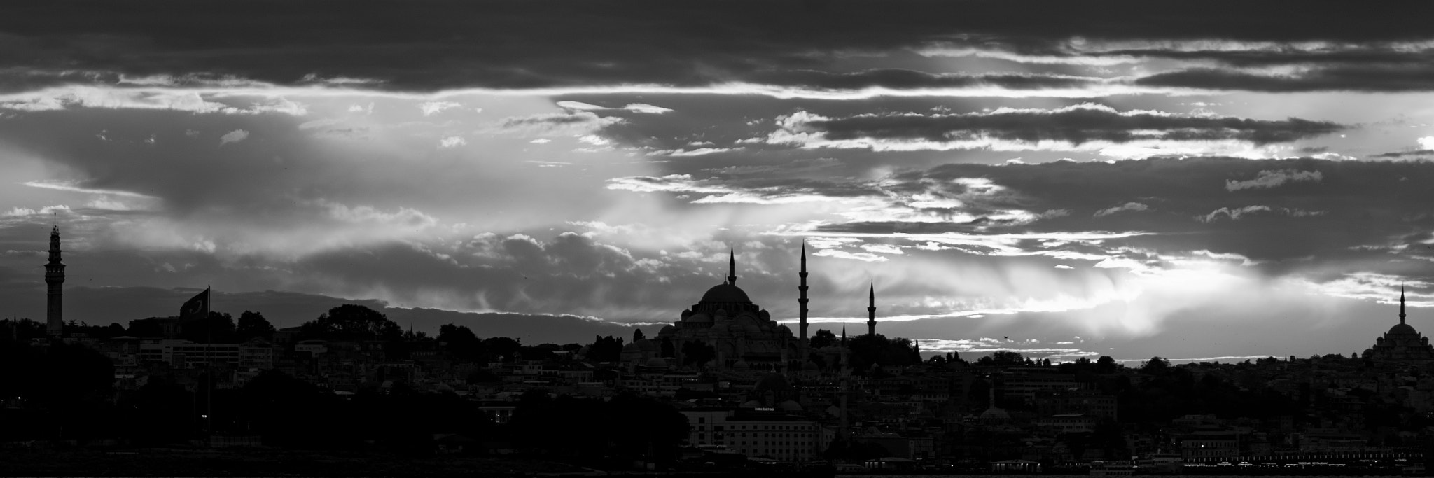 Sony 70-400mm F4-5.6 G SSM II sample photo. Istanbul siyah beyaz photography