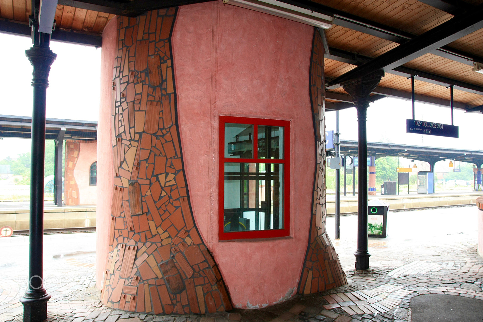 Sigma 17-70mm F2.8-4 DC Macro OS HSM sample photo. Hundertwasser bahnhof / hundred water railway stat photography