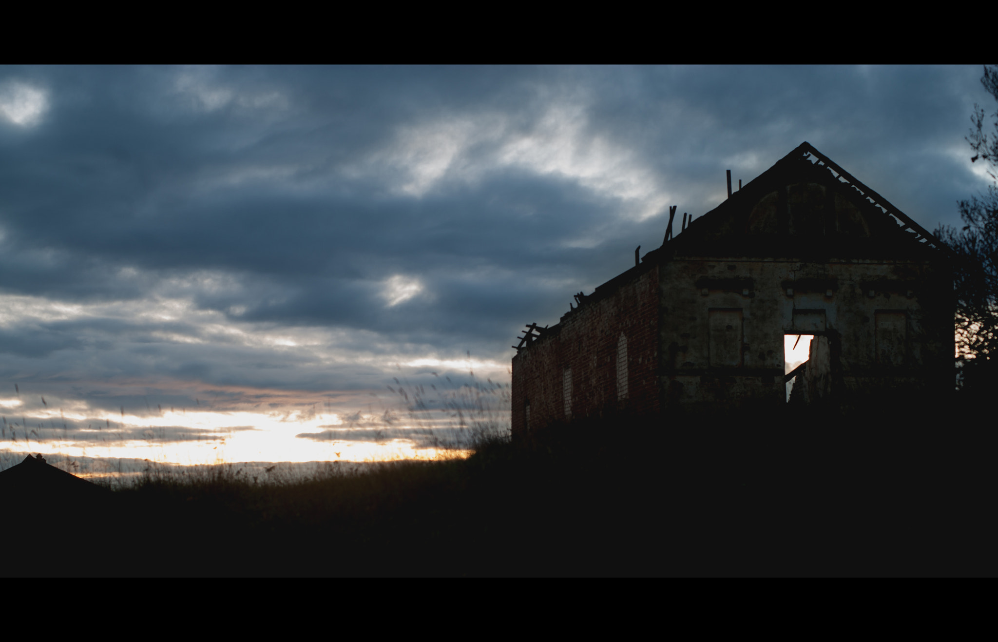 Canon EOS-1D Mark III sample photo. A roofless photography