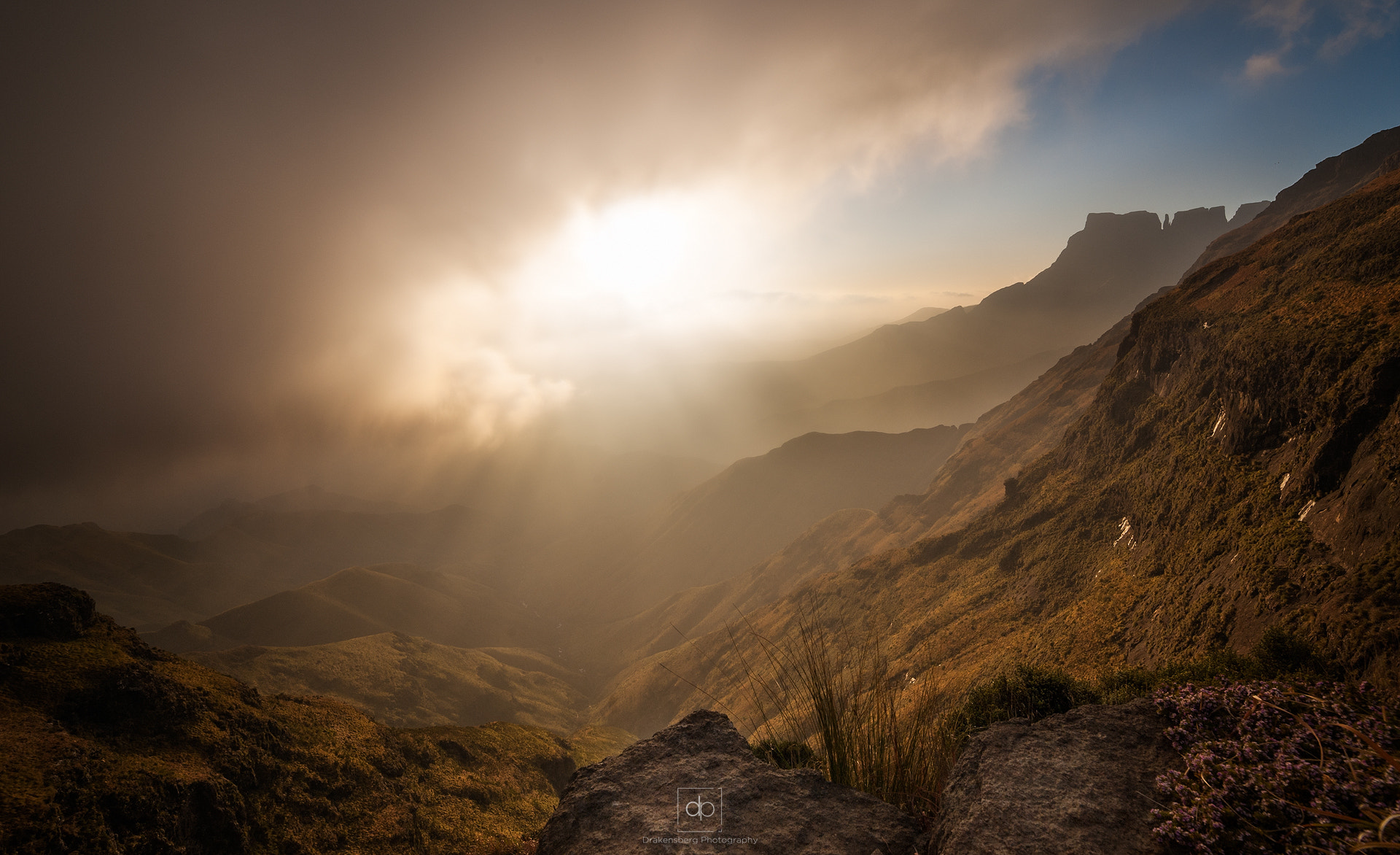 Samyang 14mm F2.8 ED AS IF UMC sample photo. Morning full of surprises photography