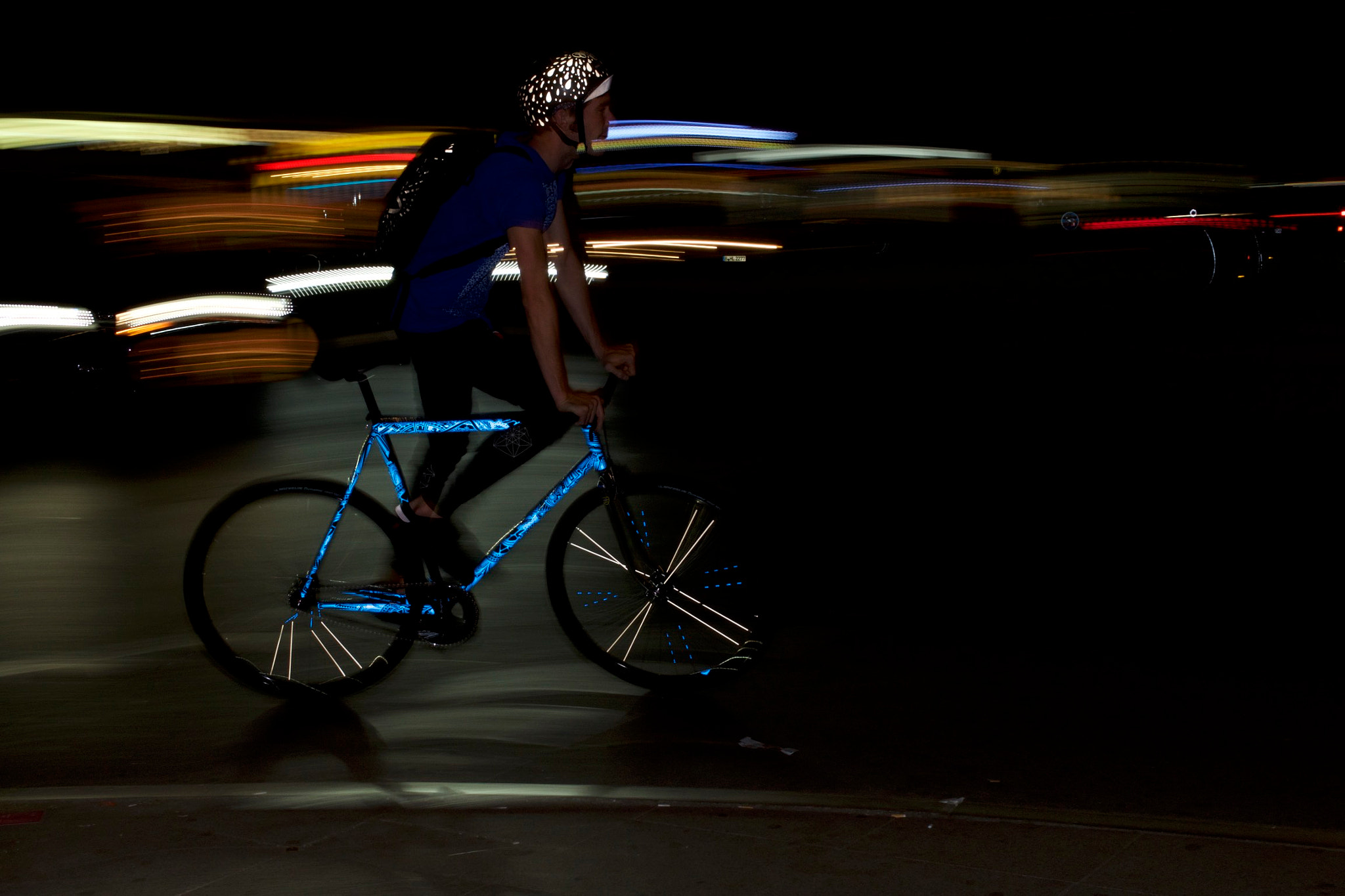 Panasonic Lumix DMC-GH3 + Panasonic Leica DG Summilux 25mm F1.4 II ASPH sample photo. Night ride photography