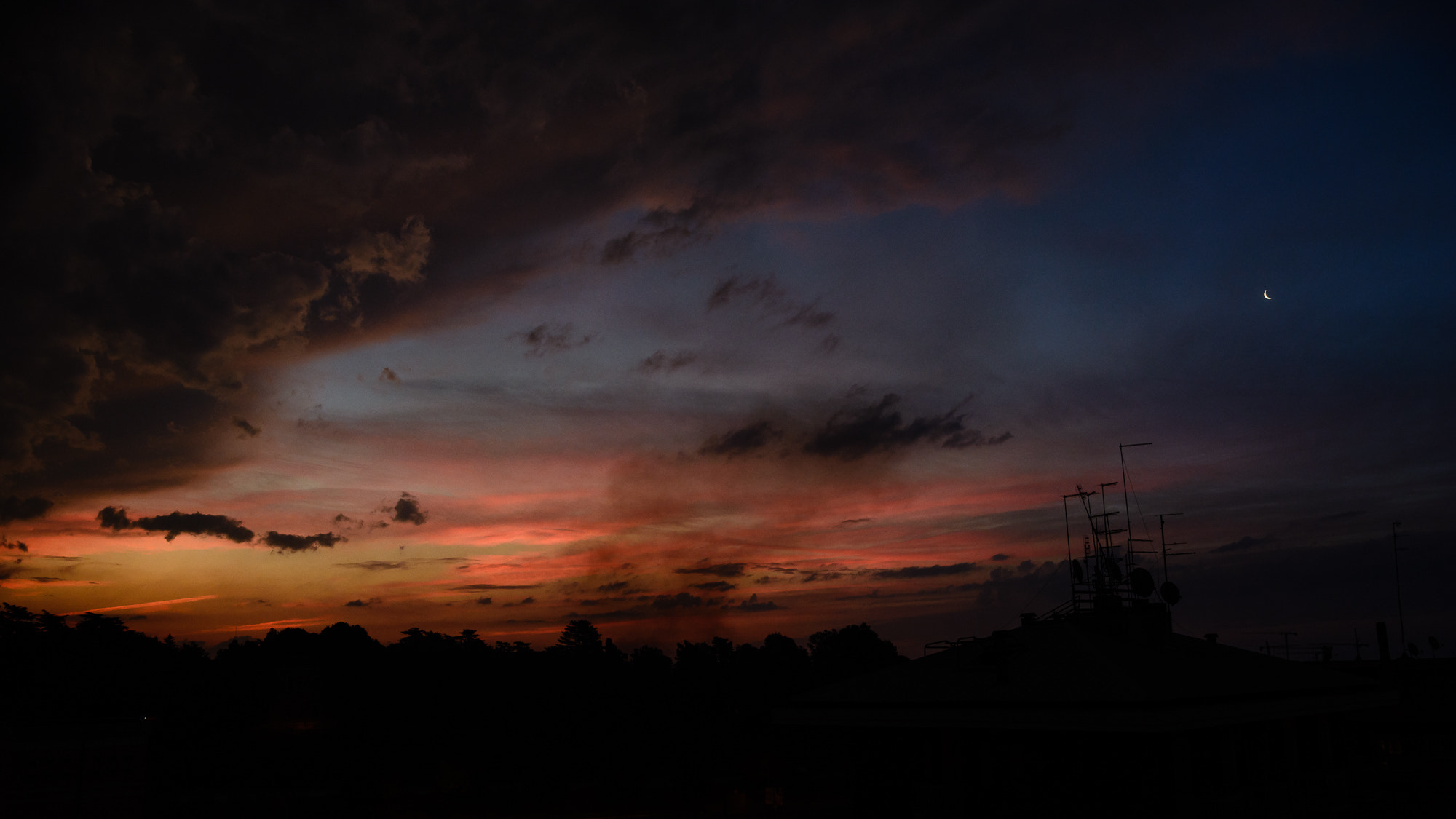 Nikon D7100 + Samyang 16mm F2 ED AS UMC CS sample photo. Sunset in rome 2 photography