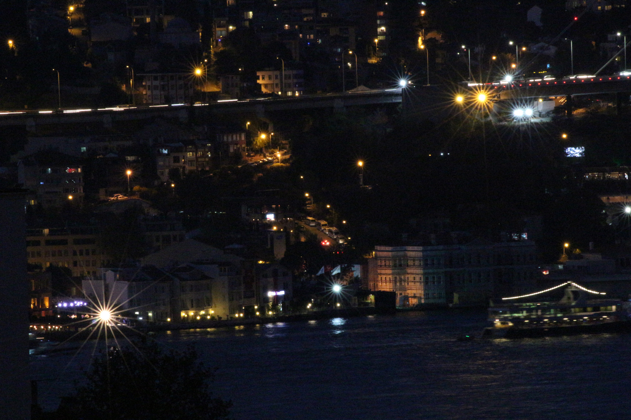 Canon EOS 650D (EOS Rebel T4i / EOS Kiss X6i) sample photo. Colorful ortakoy from beautiful kuzguncuk. photography