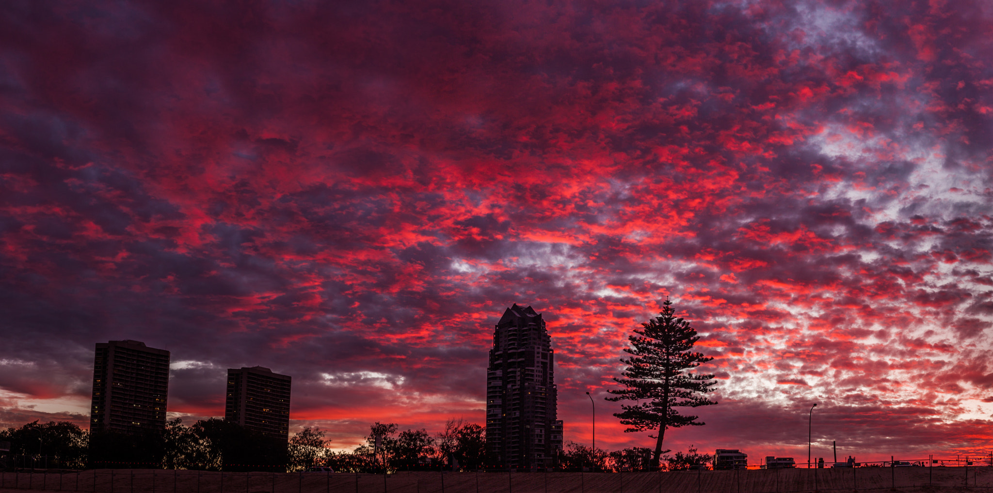 Canon EF 16-35mm F4L IS USM sample photo. Main beach sunset in the west photography