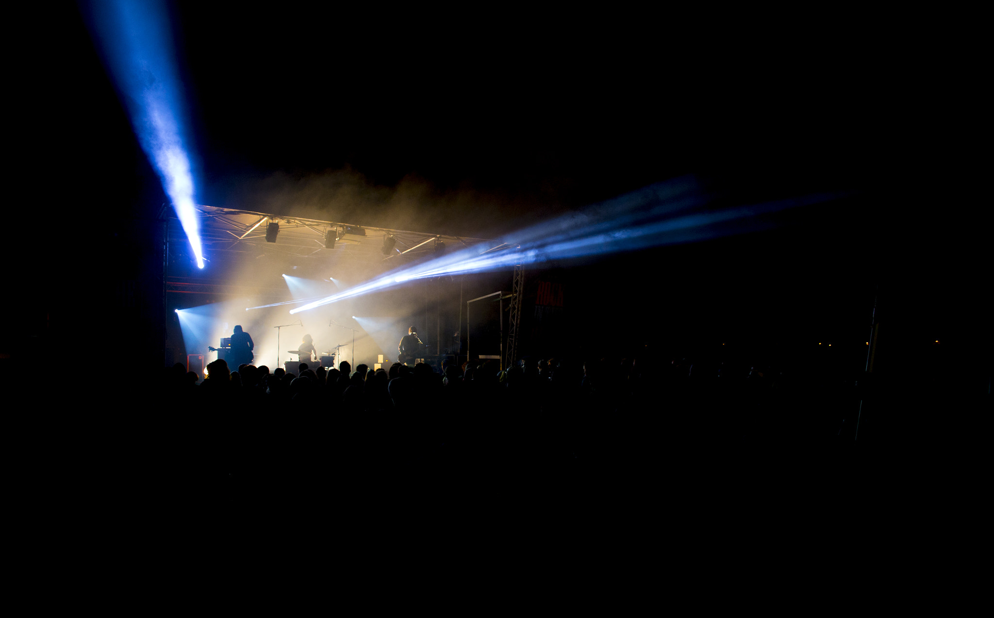 Canon EOS 6D + Canon EF 400mm f/2.8L sample photo. Rock in the barn photography