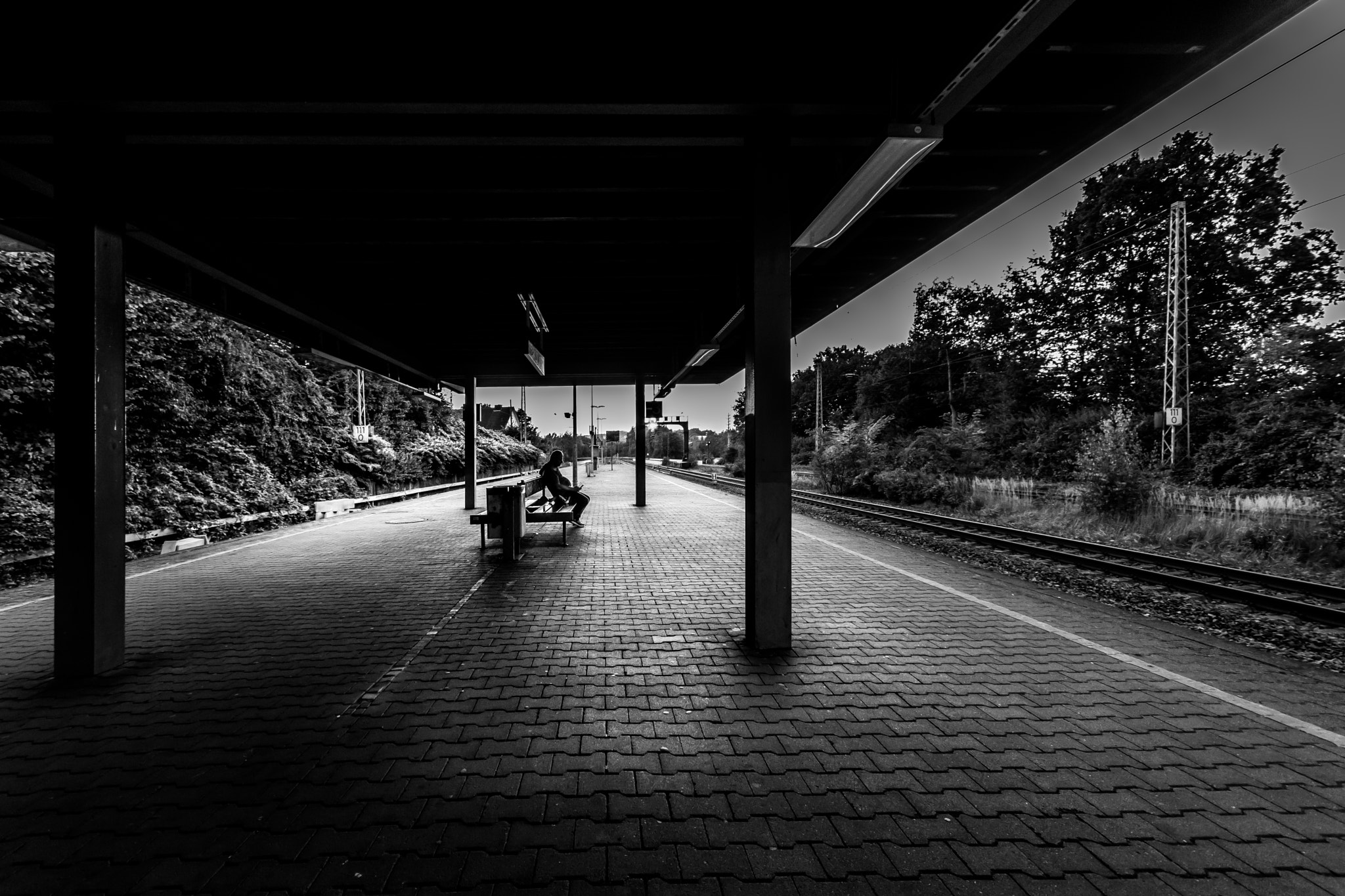 Sigma AF 10-20mm F4-5.6 EX DC sample photo. Waiting photography