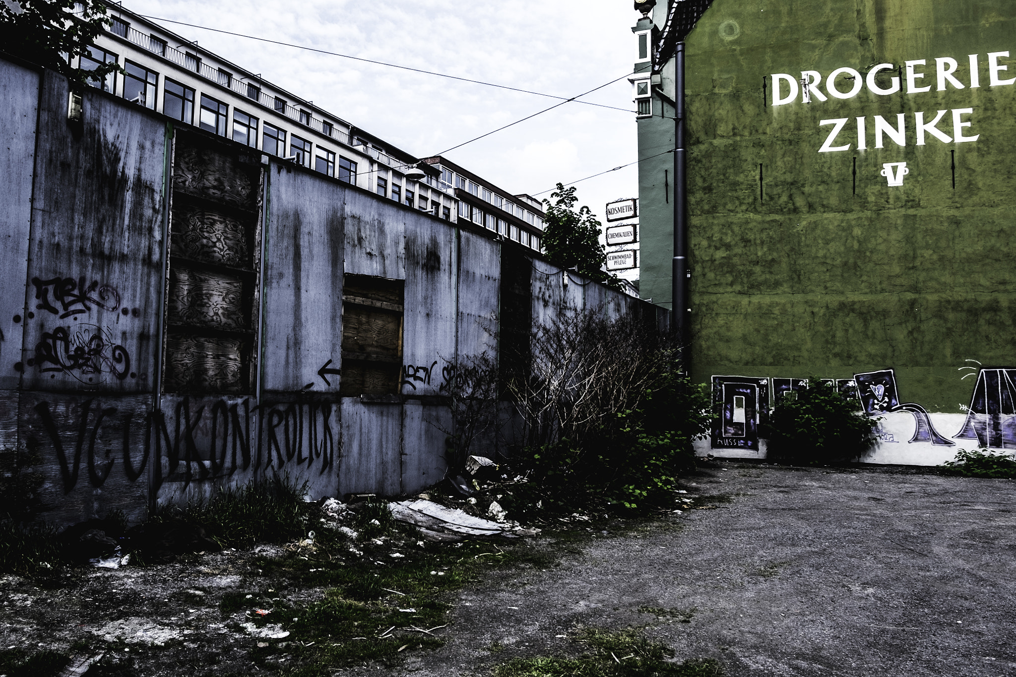 Fujifilm XC 16-50mm F3.5-5.6 OIS sample photo. Drogerie zinke photography