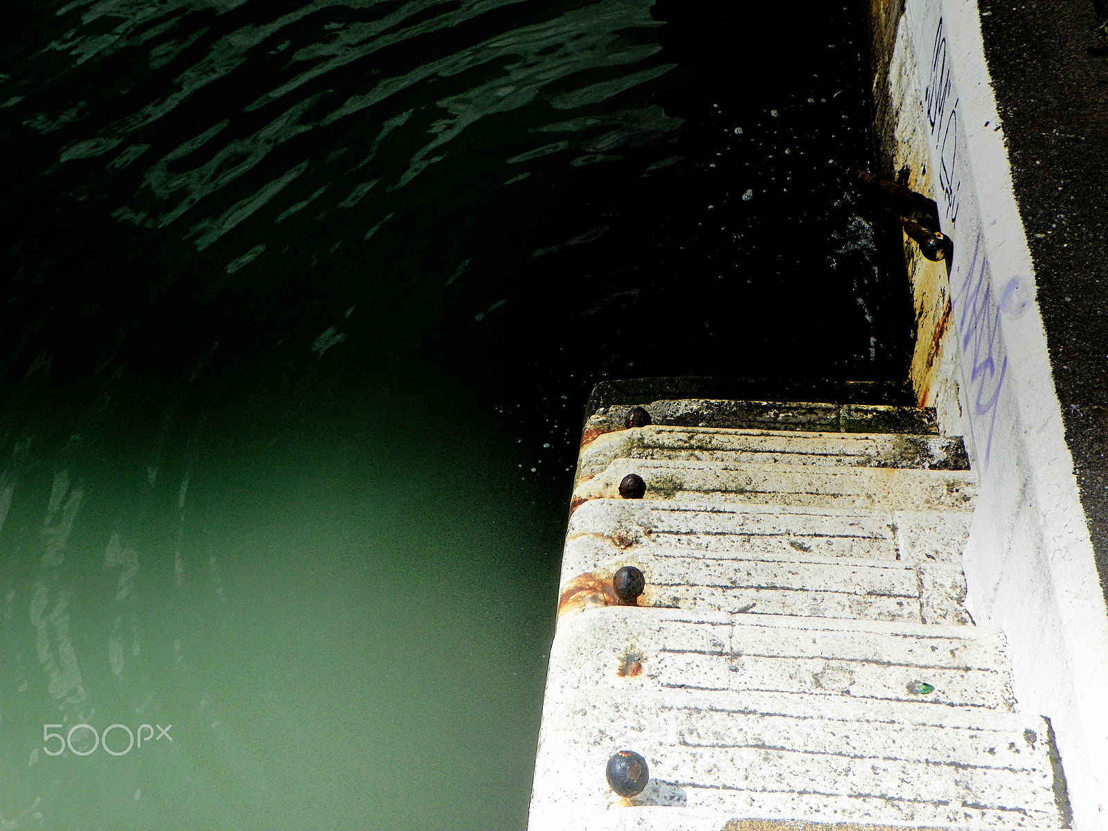 Kodak EasyShare Z981 sample photo. Stairway to depth photography