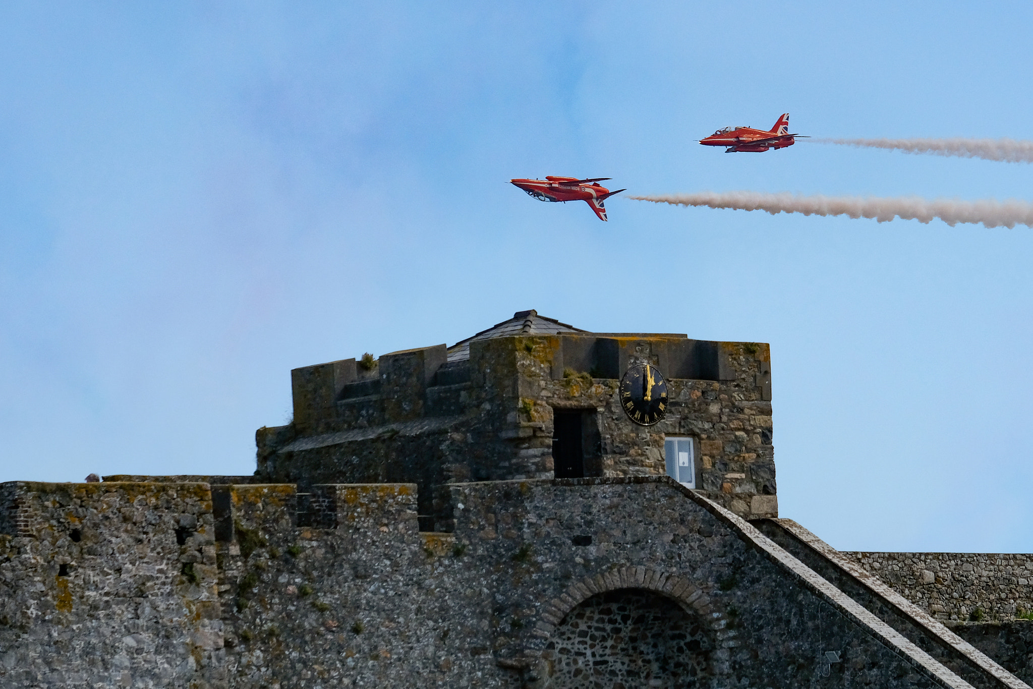 Fujifilm X-Pro2 + Fujifilm XF 55-200mm F3.5-4.8 R LM OIS sample photo. Red arrows photography