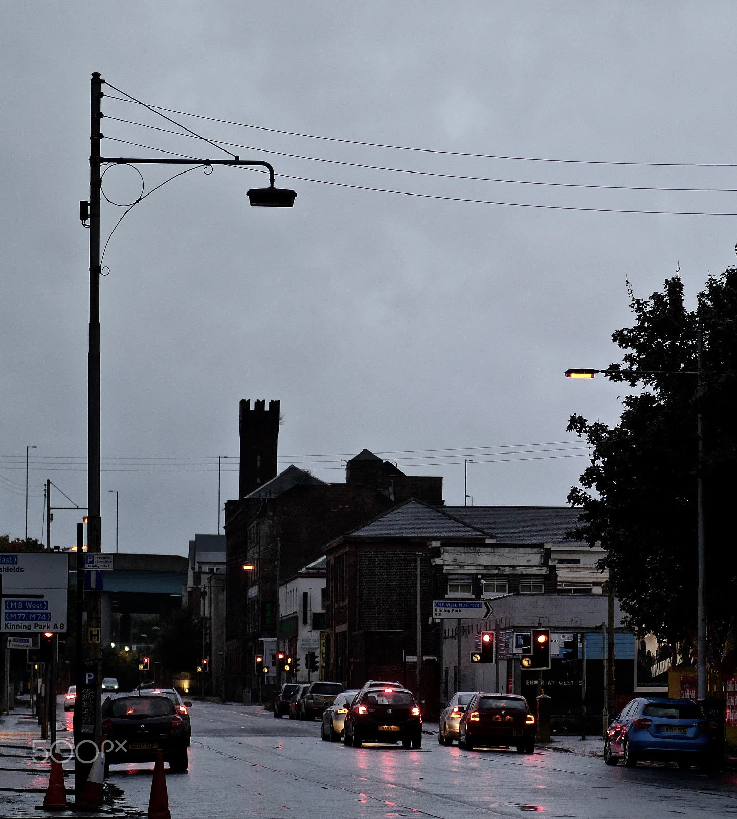 Panasonic Lumix DMC-GX8 + Panasonic Leica DG Nocticron 42.5mm F1.2 ASPH OIS sample photo. Tradeston glasgow and a dreich dusk photography