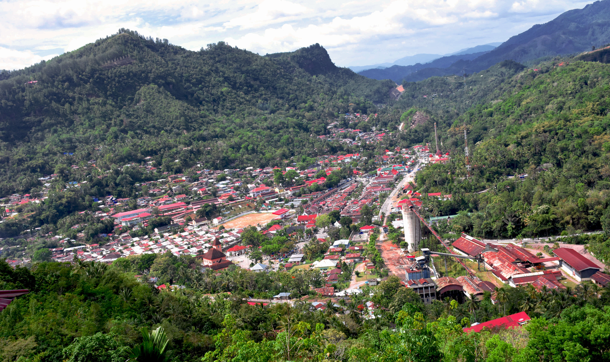 Nikon D7200 + Sigma 50mm F1.4 DG HSM Art sample photo. Sawahlunto city photography