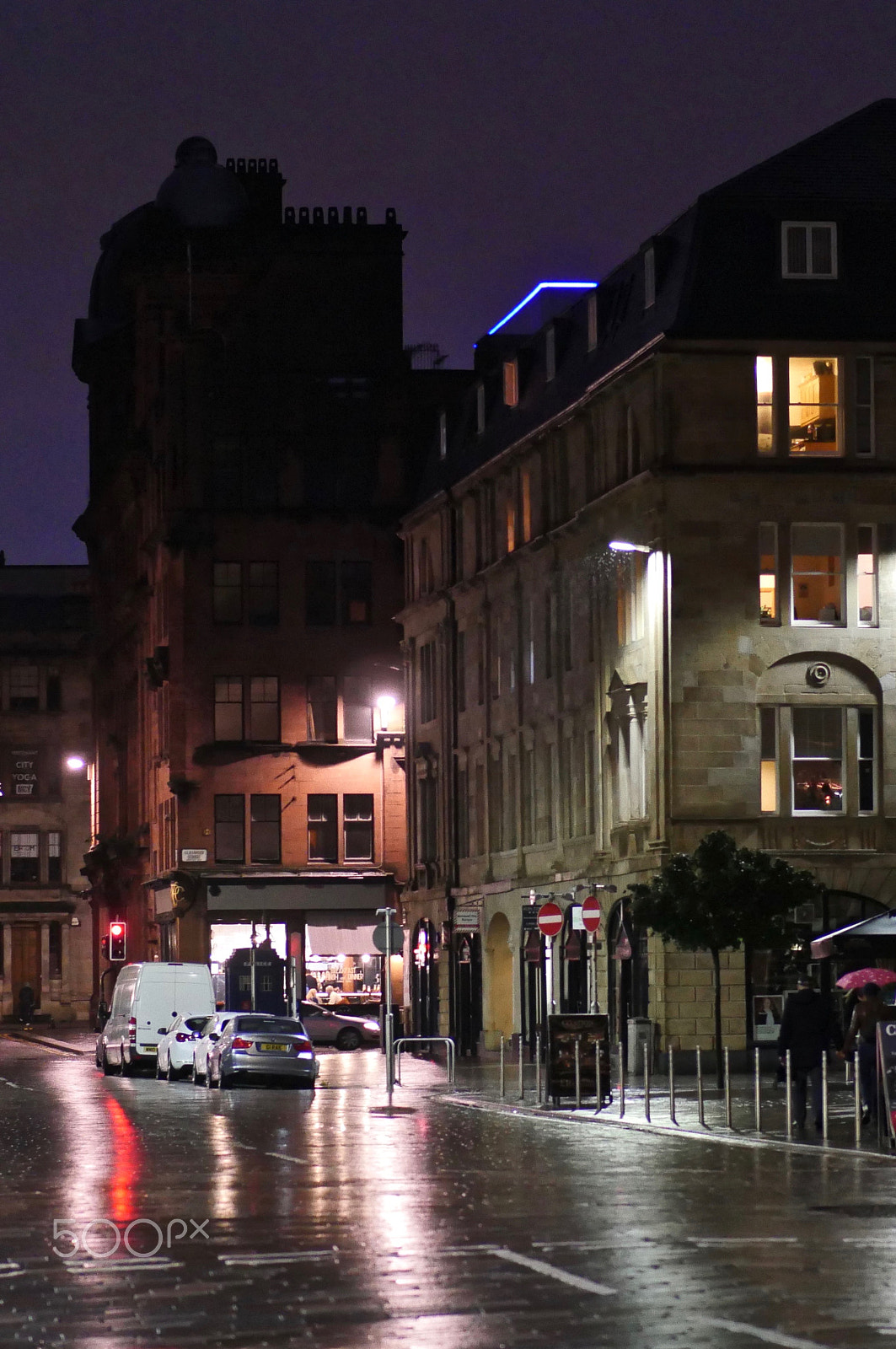 Panasonic Lumix DMC-GX8 + Panasonic Leica DG Nocticron 42.5mm F1.2 ASPH OIS sample photo. Wilson street glasow on a sparkling autumn night photography