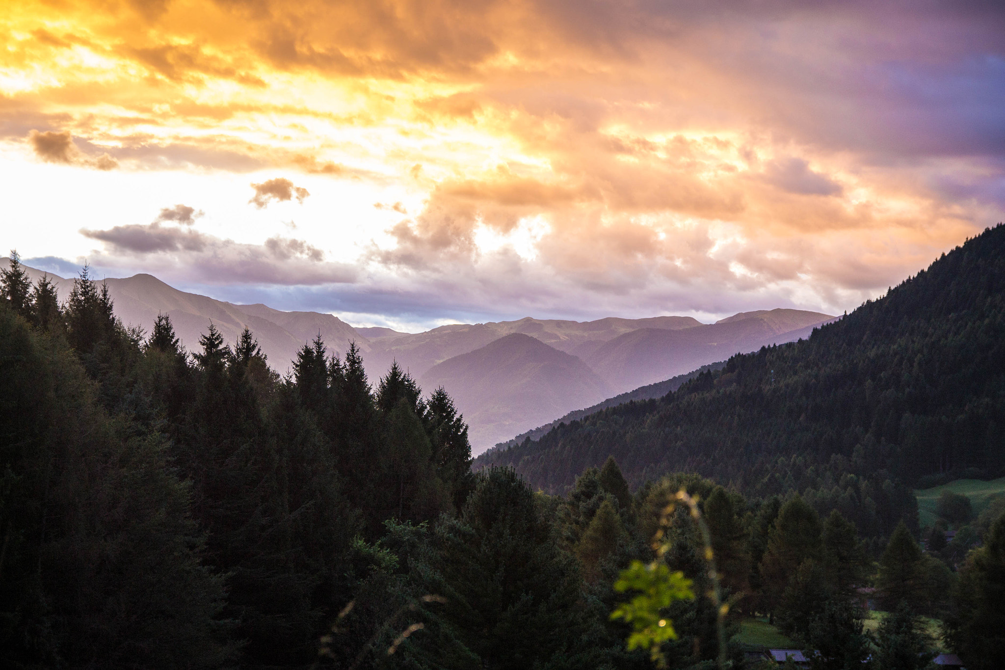 Canon EF-S 17-55mm F2.8 IS USM sample photo. Sunrise over the alps photography