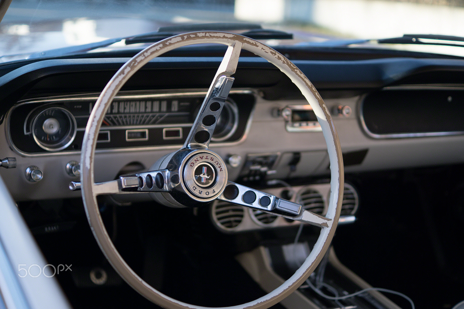 Sony ILCA-77M2 + Sony DT 35mm F1.8 SAM sample photo. Ford mustang 1965 photography