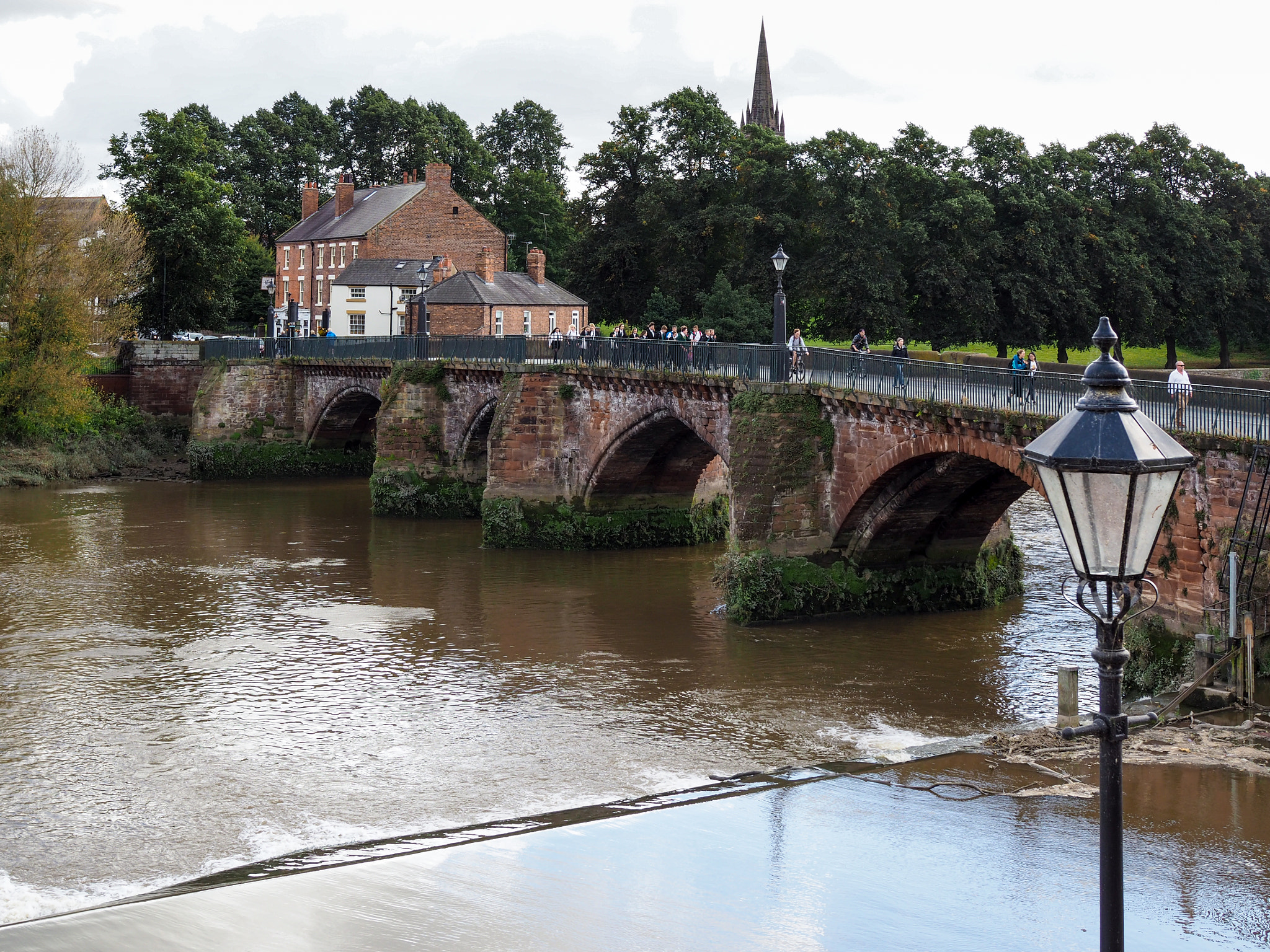 Olympus PEN-F + Olympus M.Zuiko Digital 25mm F1.8 sample photo. Bridge over the river dee at chester photography