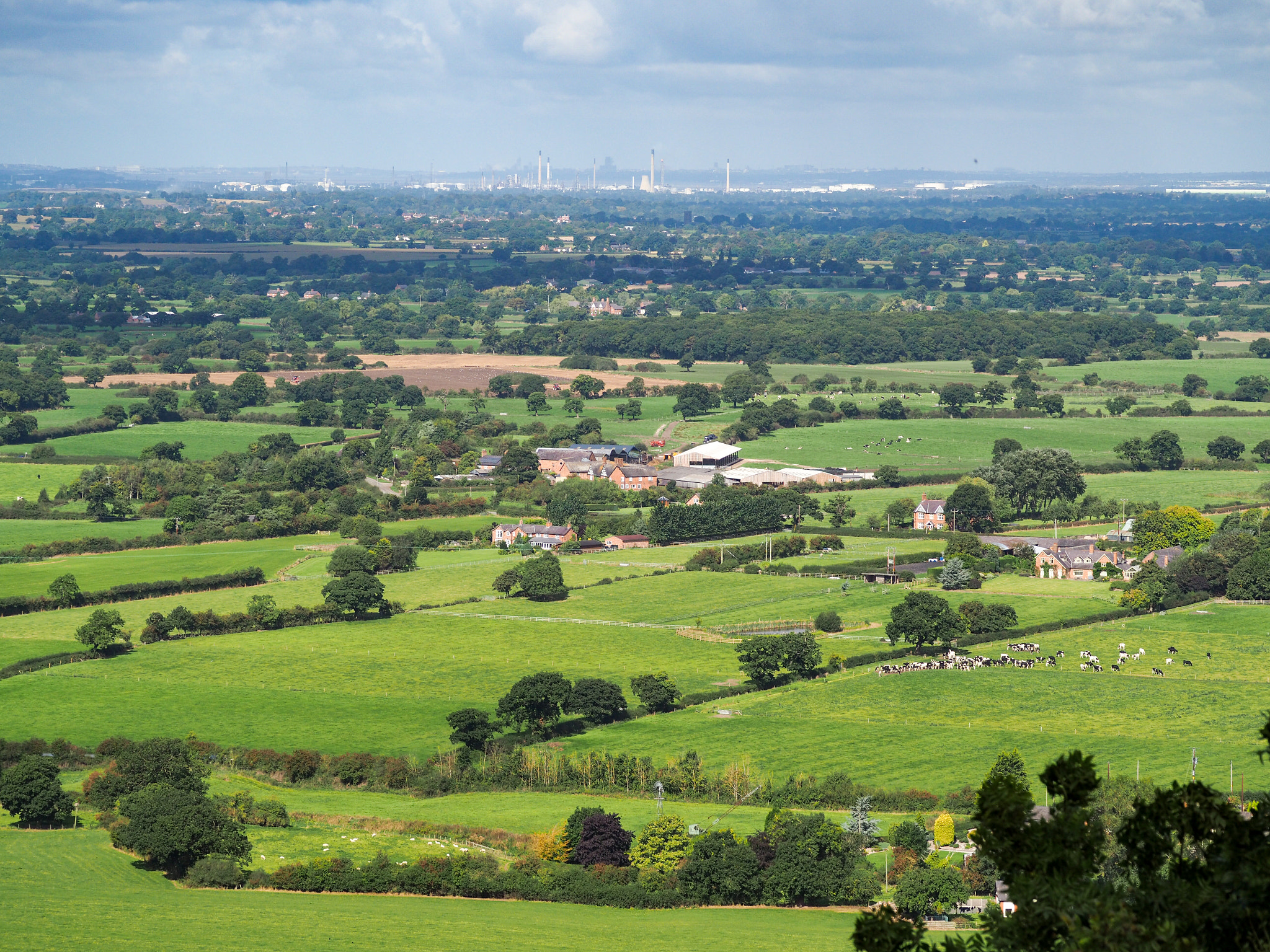 Olympus PEN-F + Olympus M.Zuiko ED 75-300mm F4.8-6.7 II sample photo. View of the cheshire countryside from beeston castle photography