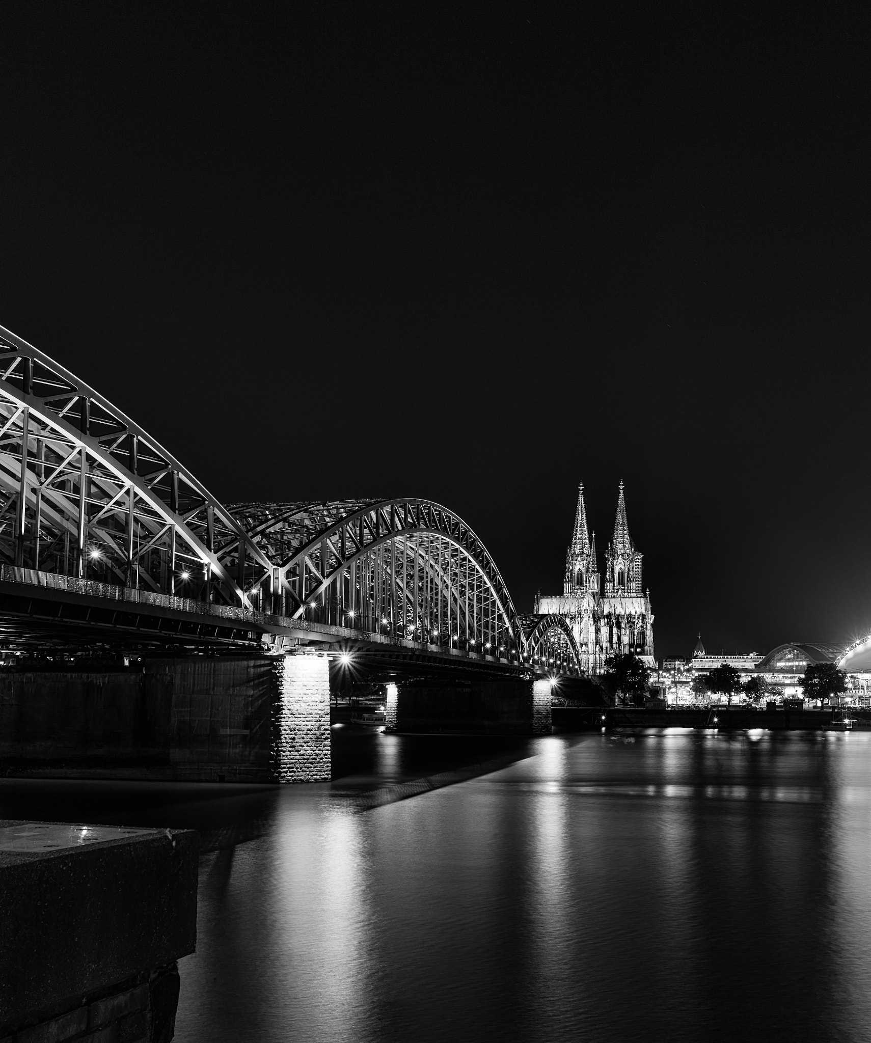 Canon EF 28mm F2.8 IS USM sample photo. Kölner dom photography