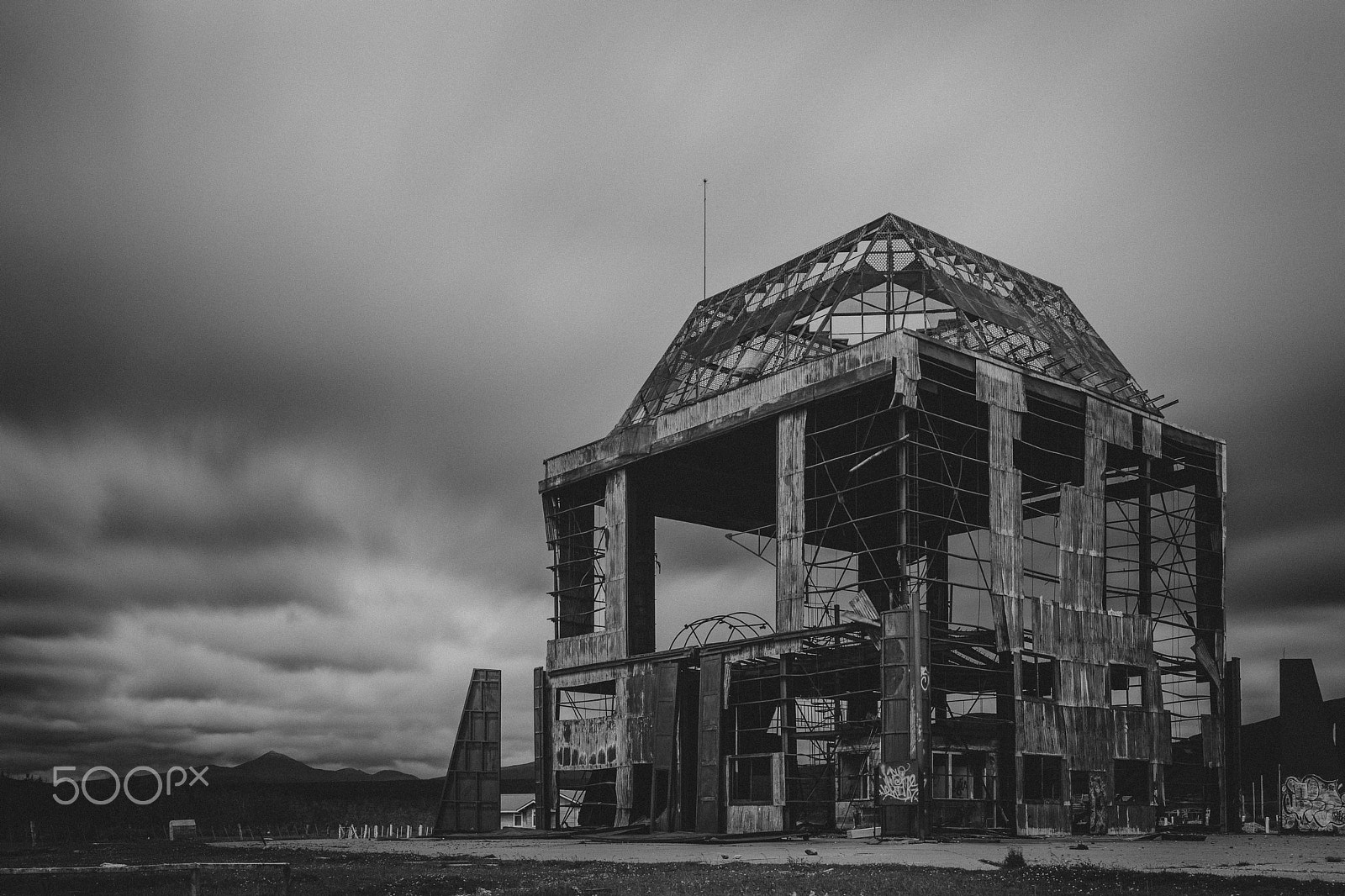 Canon EOS-1D X + Canon EF 35mm F1.4L USM sample photo. Abandoned launcher platform weather balloons photography