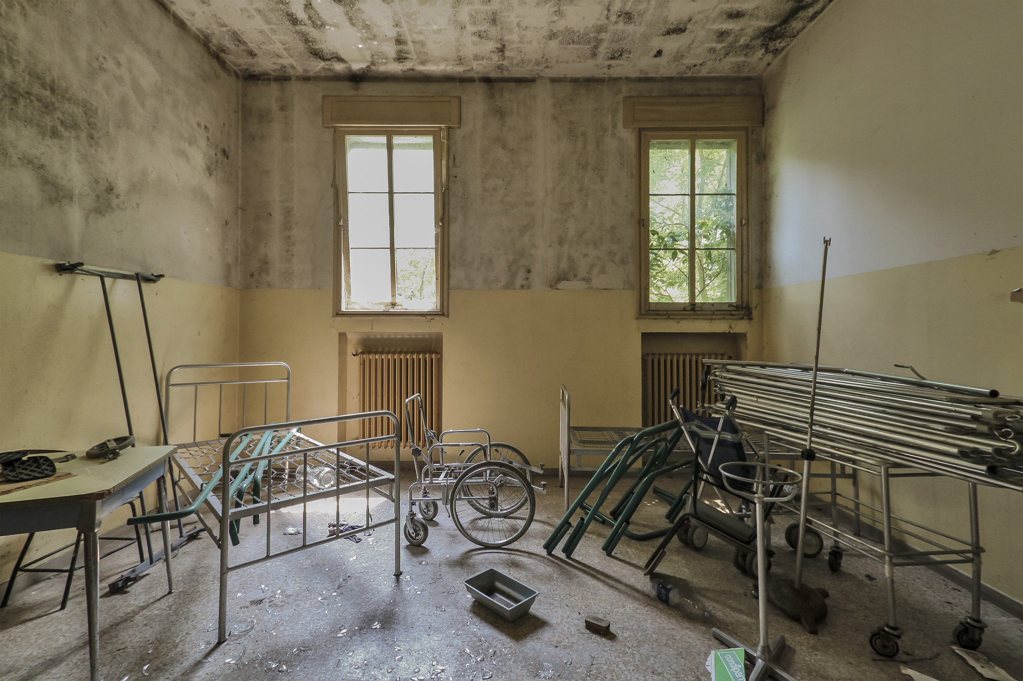 Canon EOS 500D (EOS Rebel T1i / EOS Kiss X3) sample photo. Psychiatric hospital photography