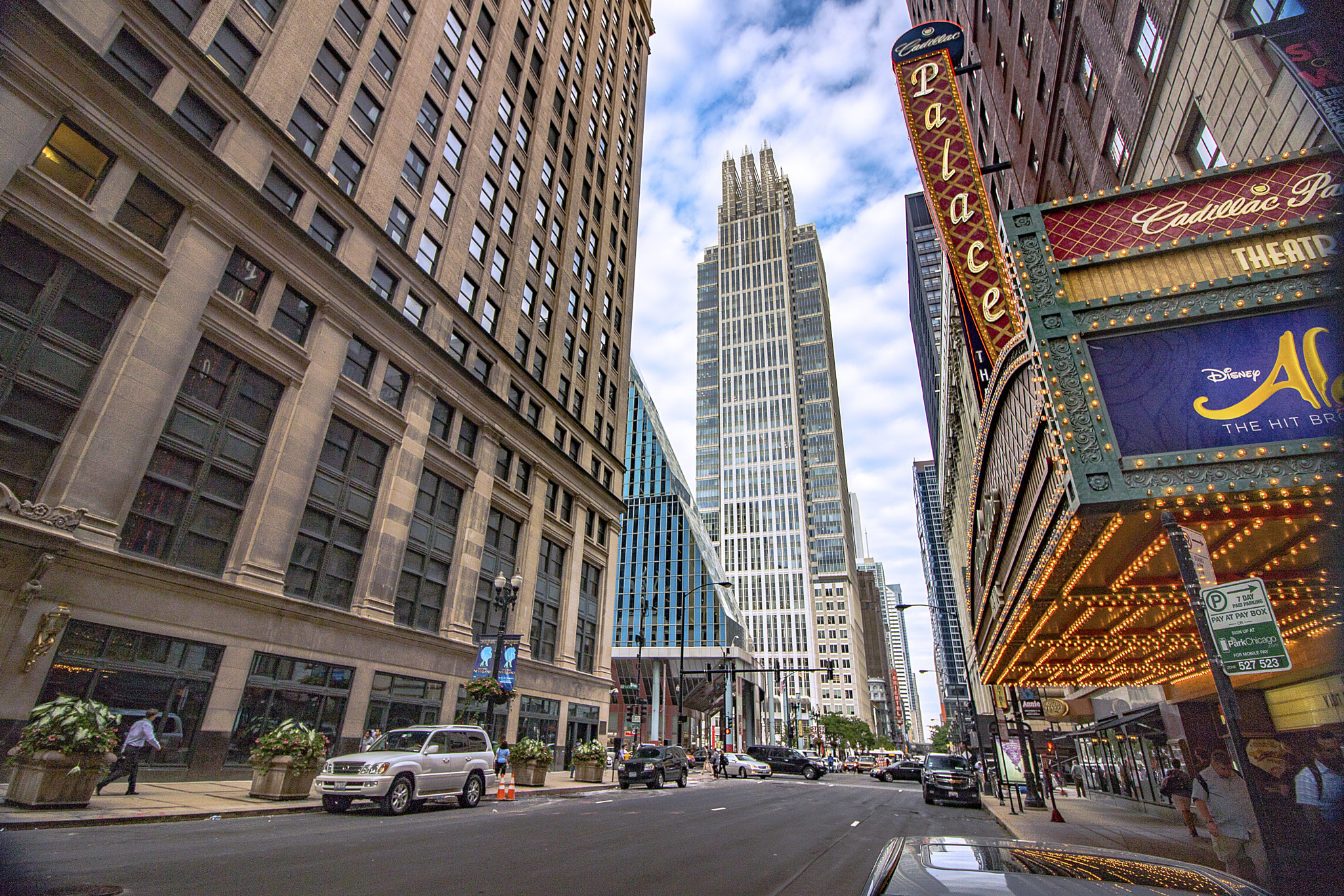 Canon EOS 760D (EOS Rebel T6s / EOS 8000D) sample photo. West randolph street in chicago photography