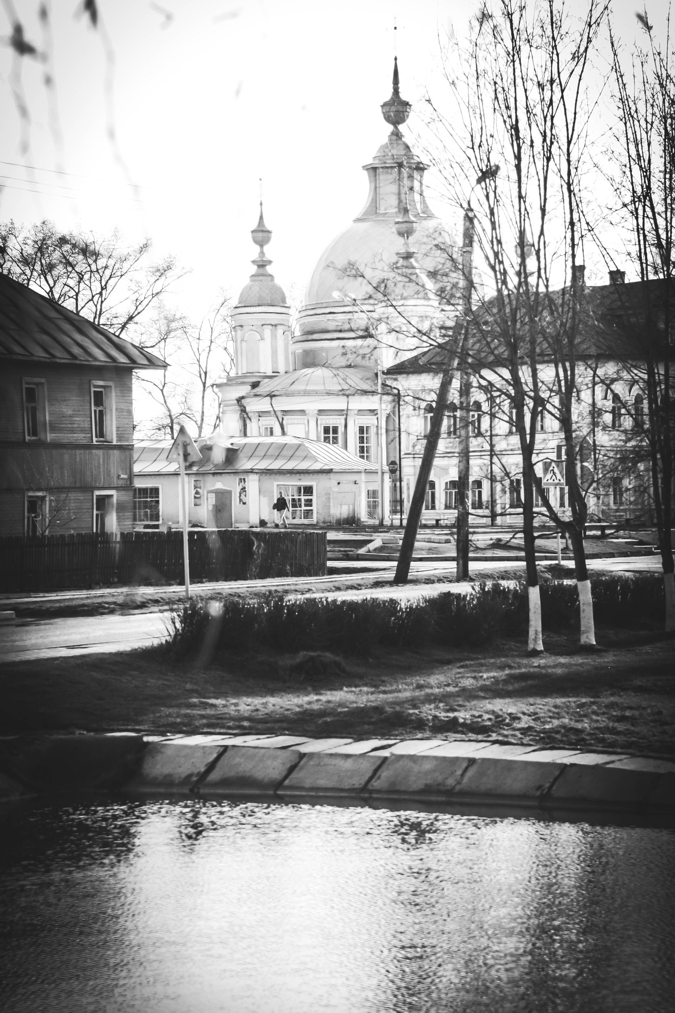 Canon EOS 1000D (EOS Digital Rebel XS / EOS Kiss F) sample photo. Храм. Весна. ЧБ photography