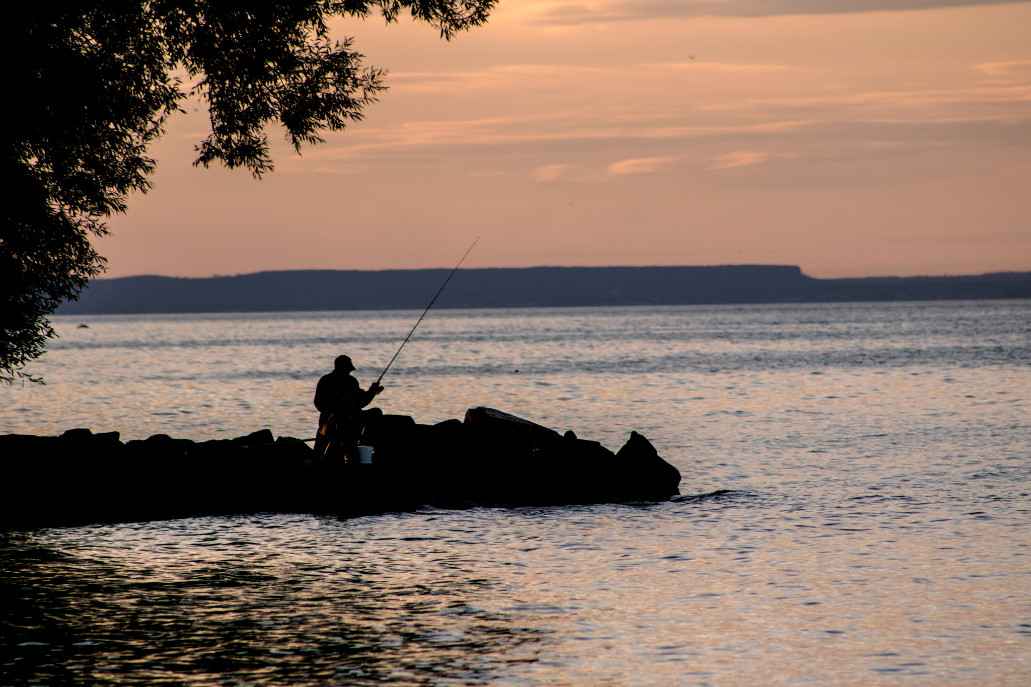 Canon EF 75-300mm f/4-5.6 USM sample photo. Catching the sunset photography