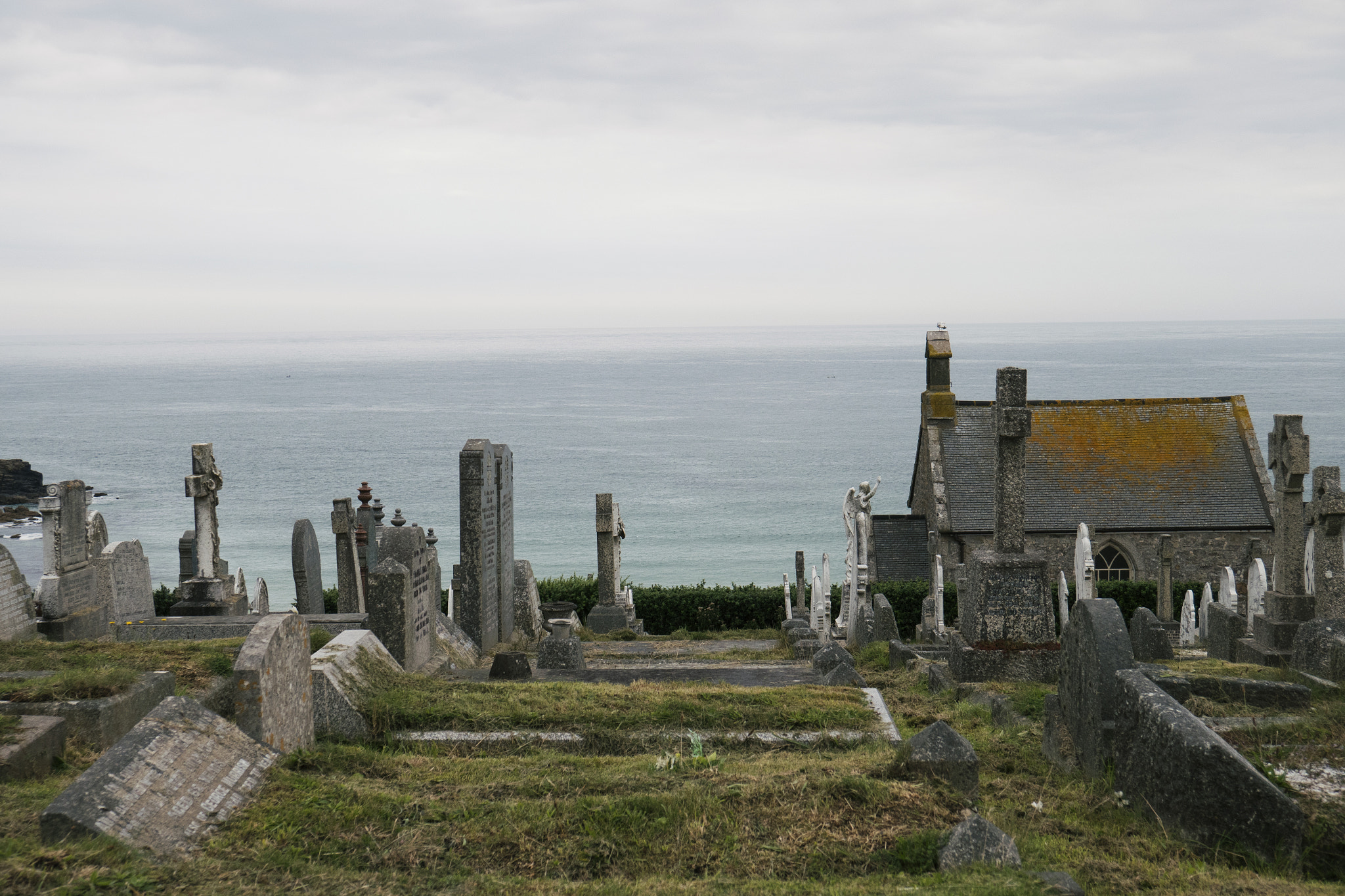 Panasonic Lumix DMC-GX8 sample photo. Graveyard photography