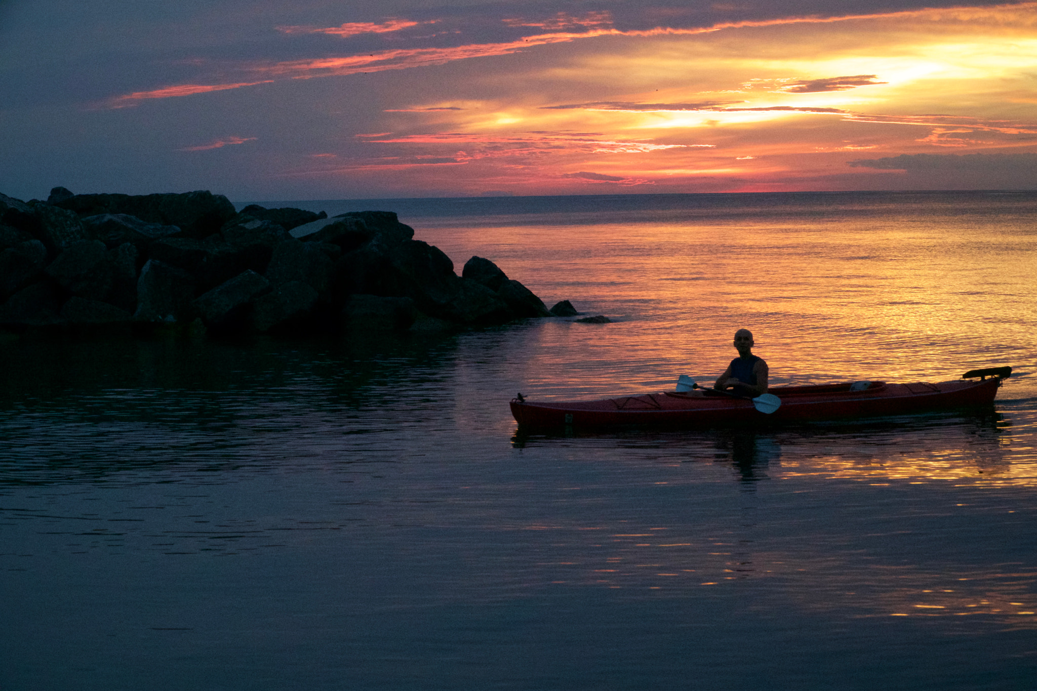 Sony a6300 + Sony E PZ 18-105mm F4 G OSS sample photo. Kayak silhouettes photography