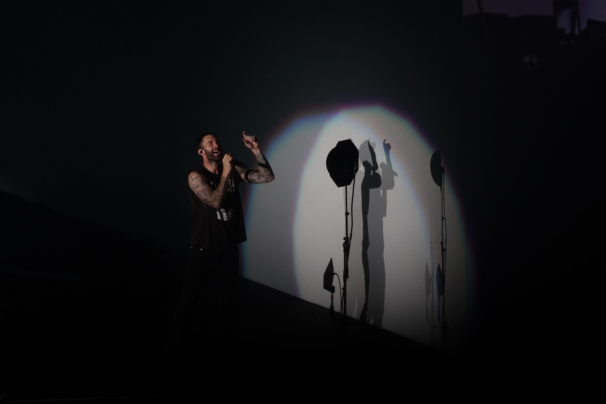 Canon EF 70-200mm F2.8L IS II USM sample photo. Adam levine maroon 5 photography