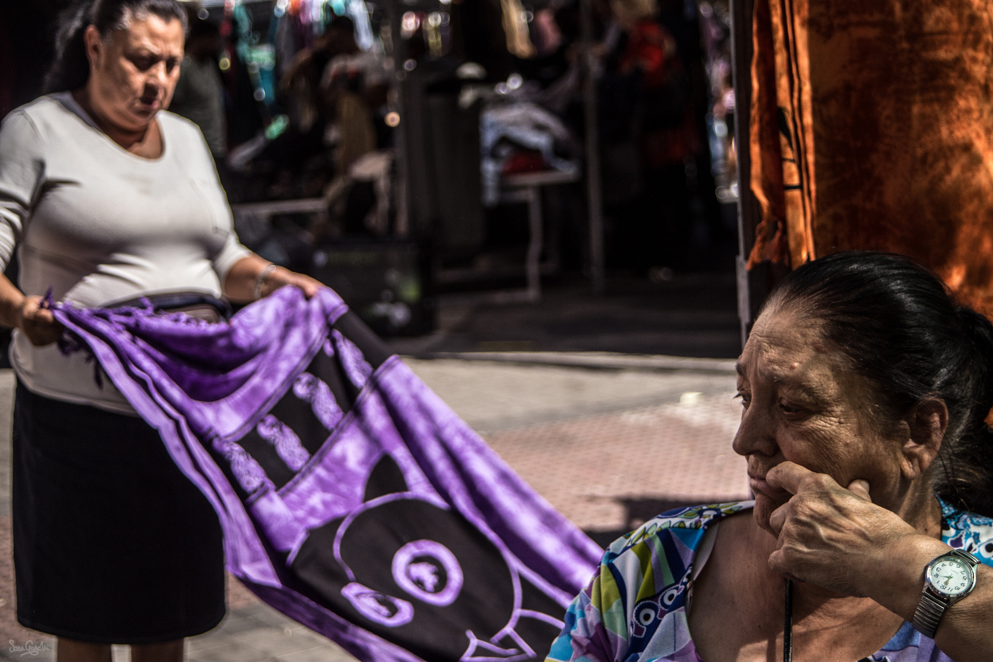 Canon EF 28-80mm f/3.5-5.6 USM sample photo. Domingos de rastro en madrid photography