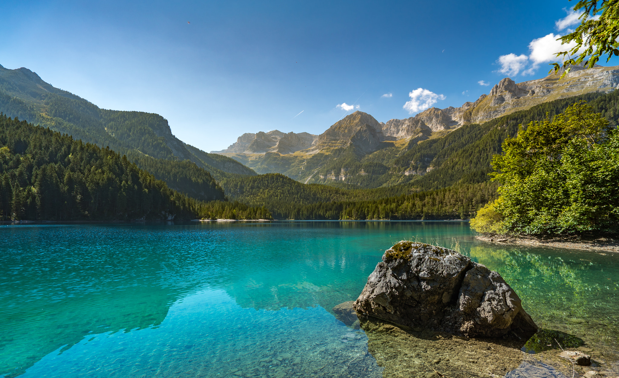 Sony a7S II + Sony Vario-Tessar T* FE 16-35mm F4 ZA OSS sample photo. Lago di tovel photography