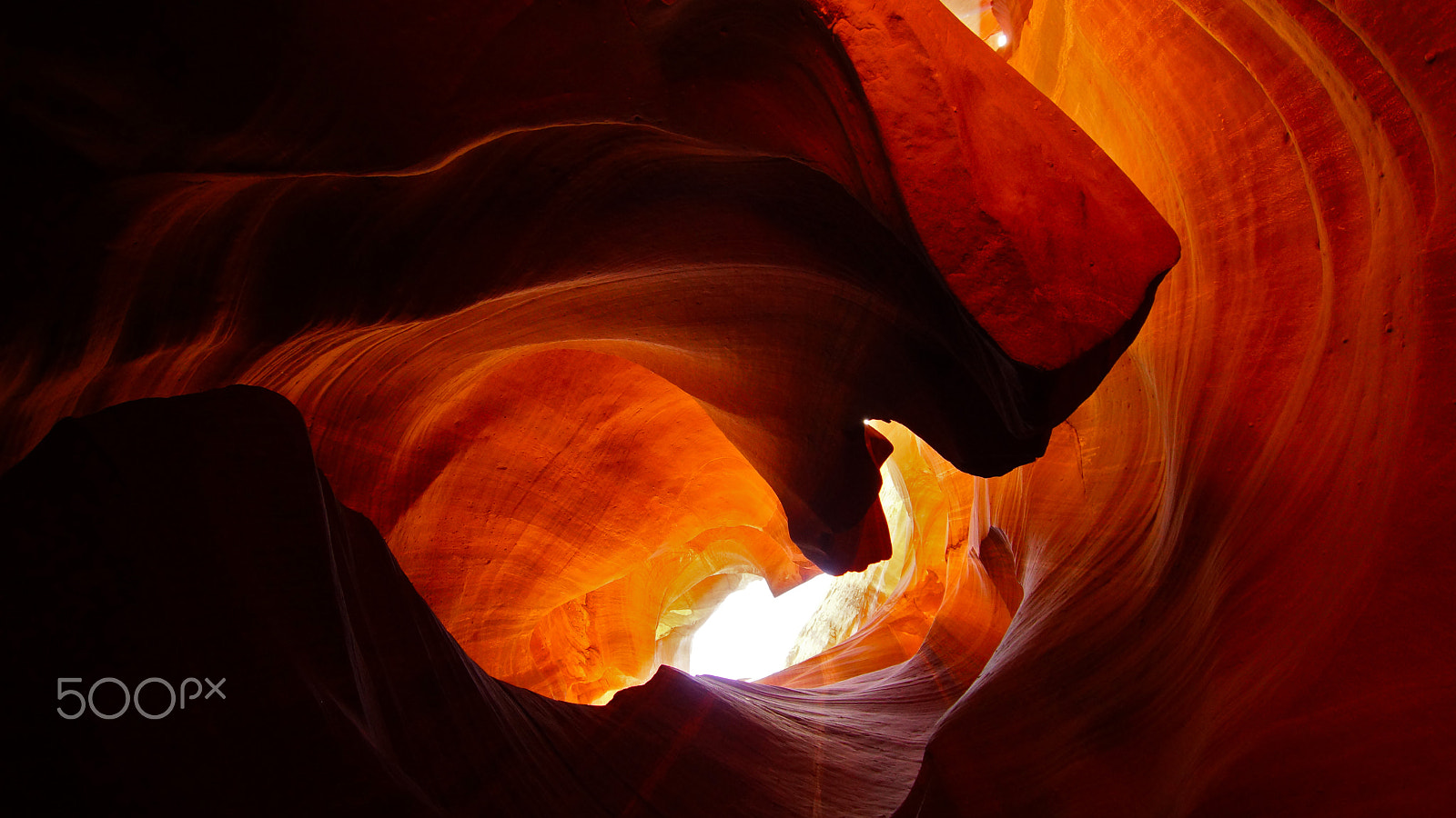 Sony SLT-A77 + 10-20mm F3.5 sample photo. Yellow red heart photography