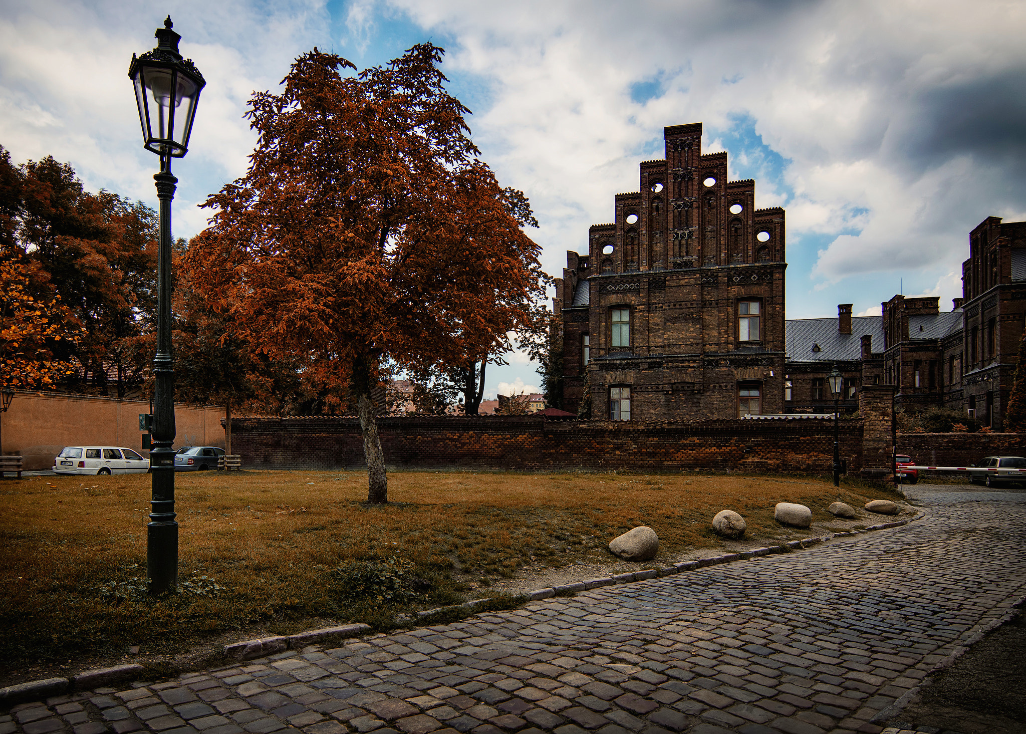Sony SLT-A77 + 20mm F2.8 sample photo. Prague autumn iii photography