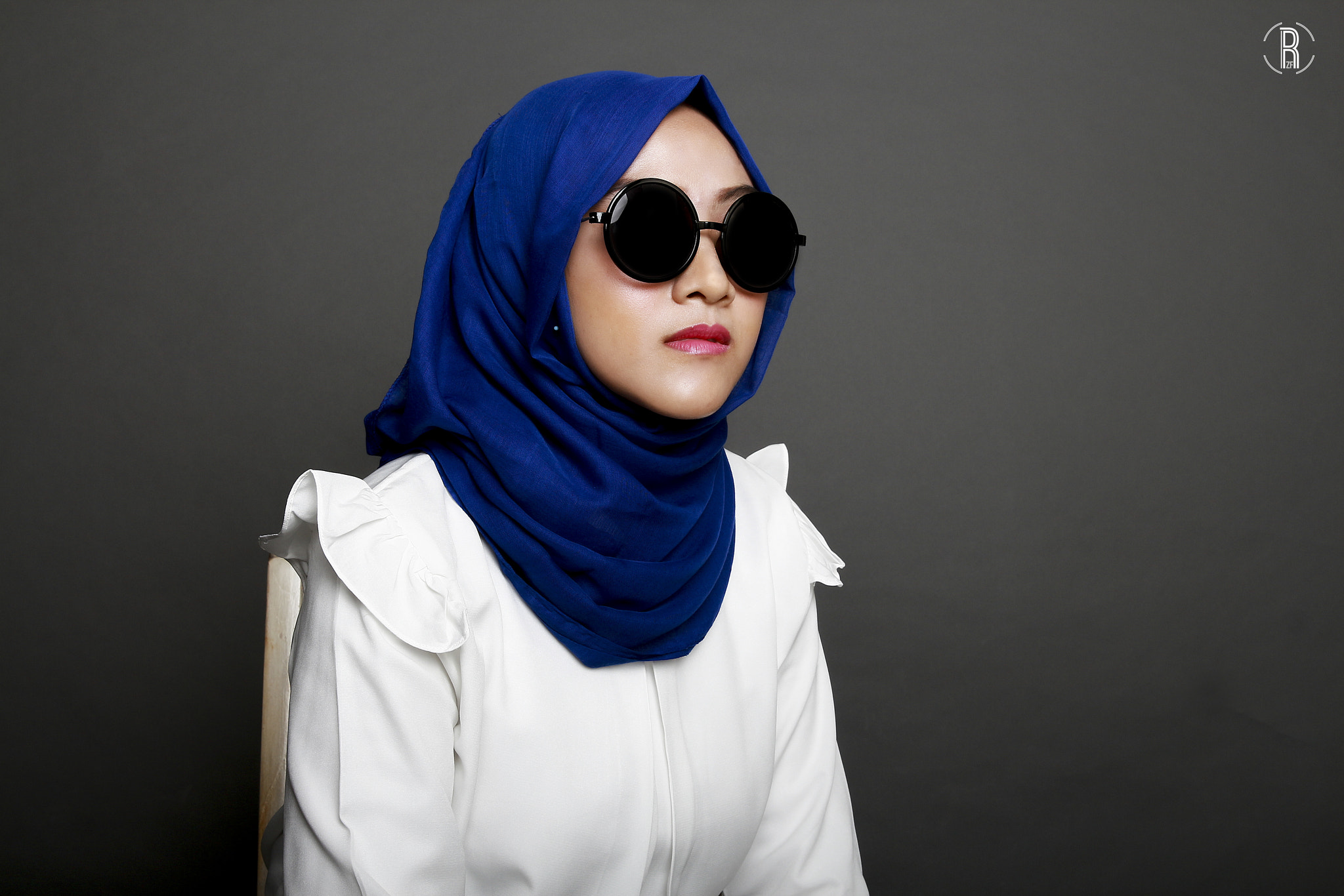Canon EOS 650D (EOS Rebel T4i / EOS Kiss X6i) + Canon EF 24-70mm F2.8L II USM sample photo. Hijab in style photography