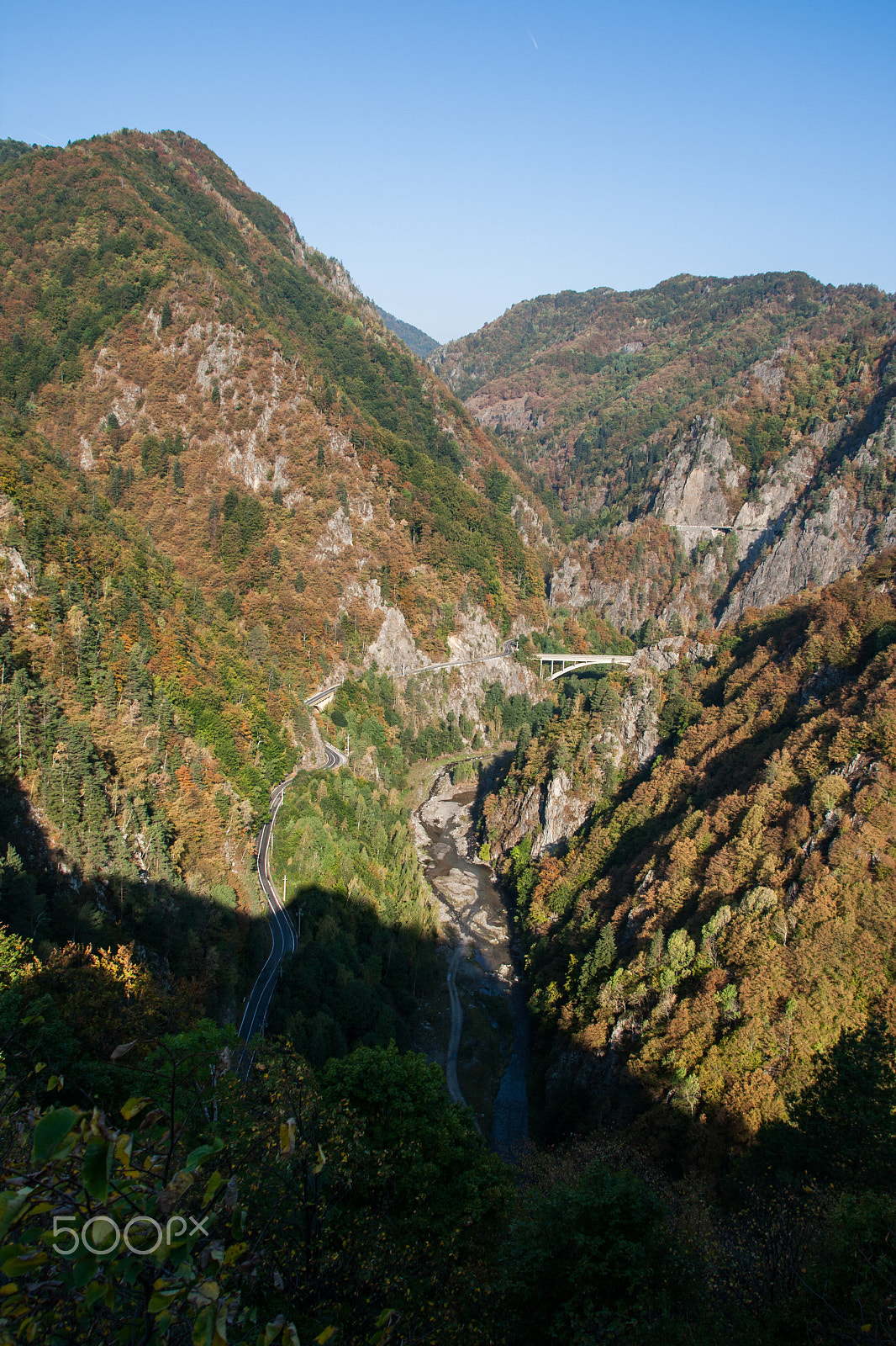 Sigma 18-200mm f/3.5-6.3 DC OS sample photo. Poienari photography