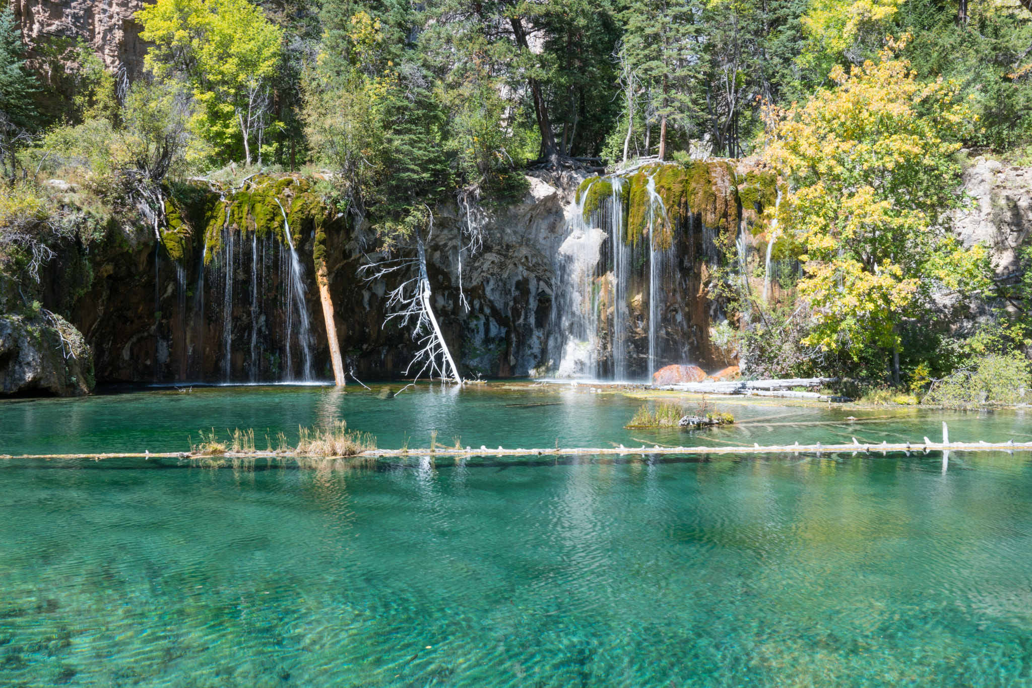 Sony a6300 + 18-35mm F1.8 DC HSM | Art 013 sample photo. Hanging lake photography